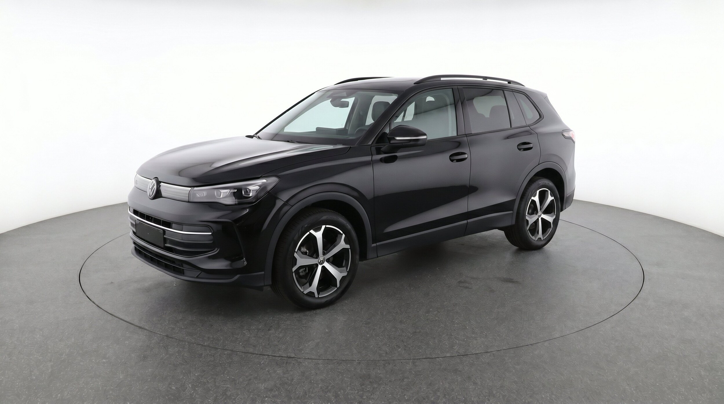 Thumbnail: 2026 Volkswagen Tiguan - 3