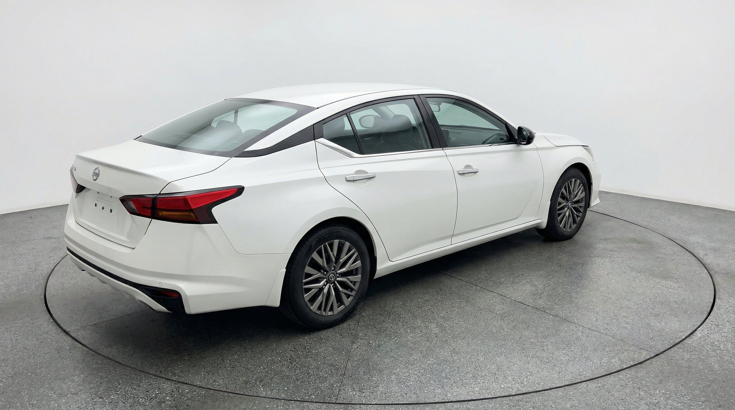 Thumbnail: 2025 Nissan Altima - 9