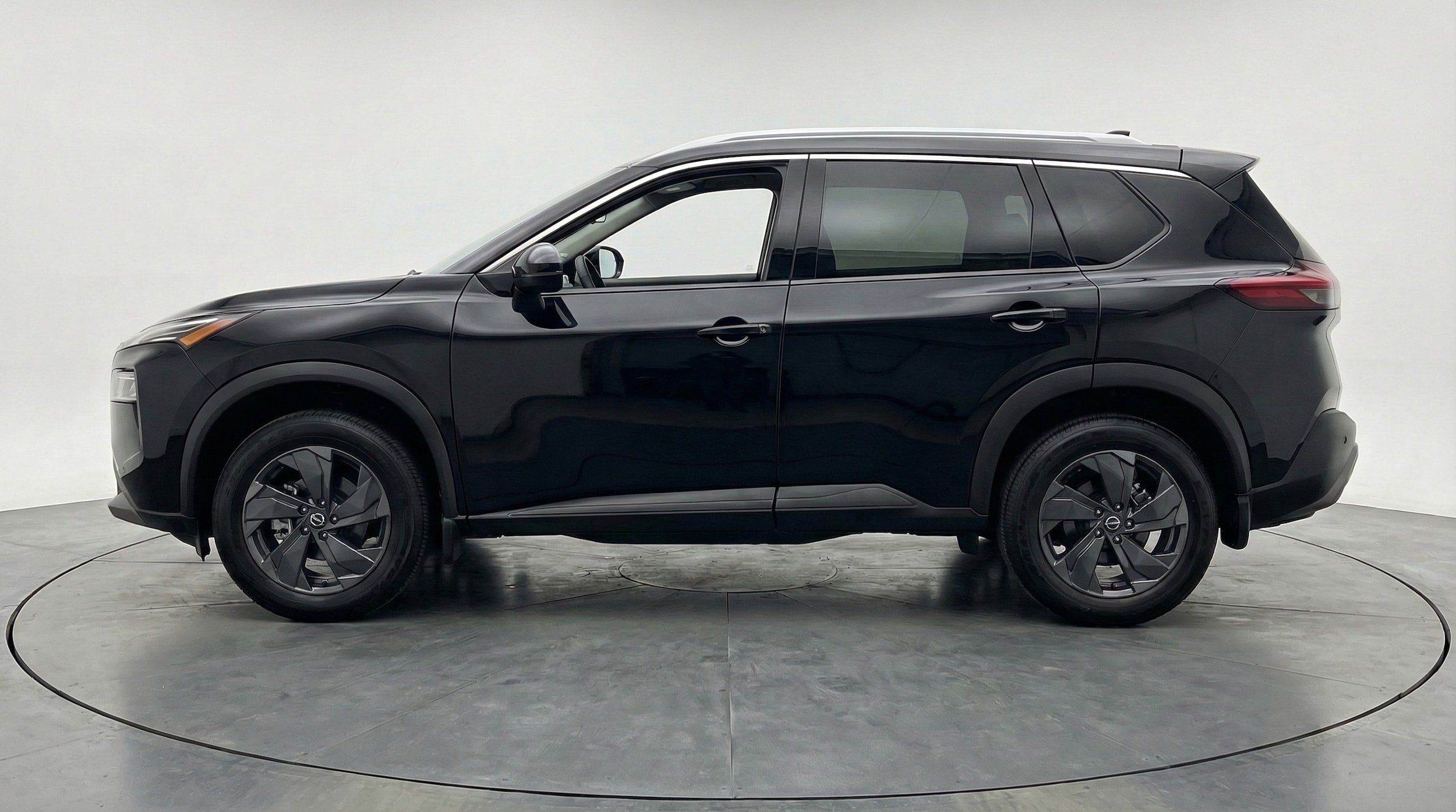 Thumbnail: 2025 Nissan Rogue - 4