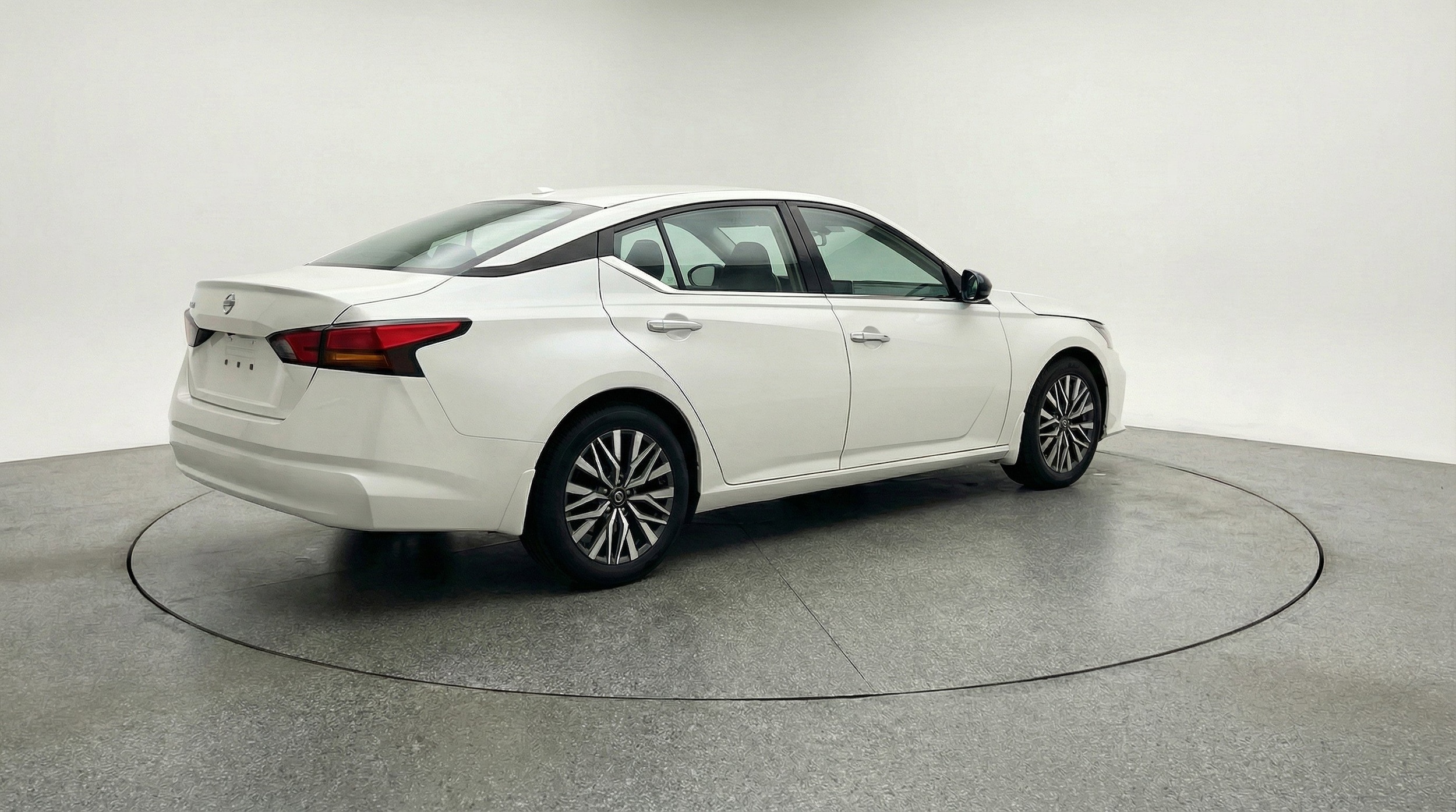 Thumbnail: 2025 Nissan Altima - 9