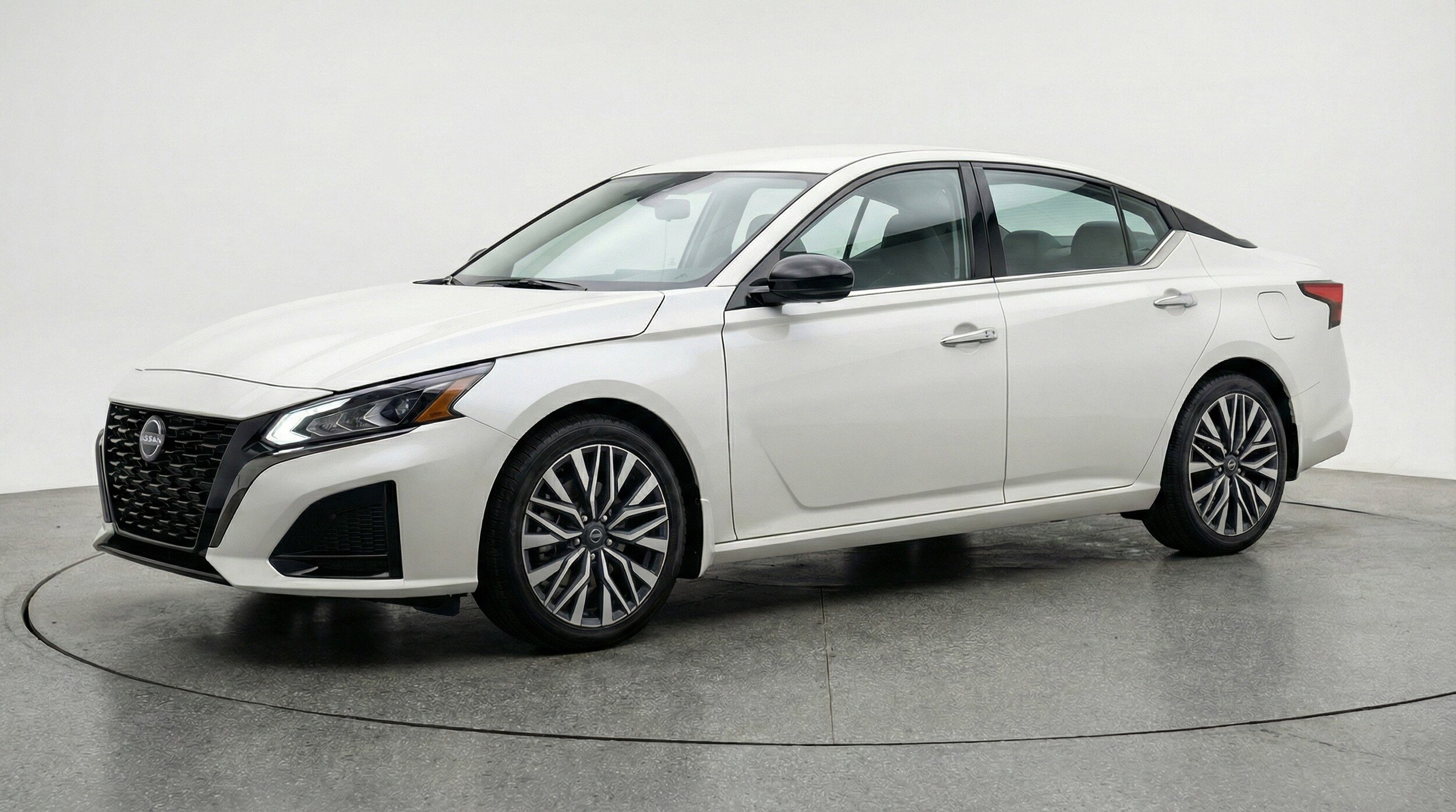 Thumbnail: 2025 Nissan Altima - 3