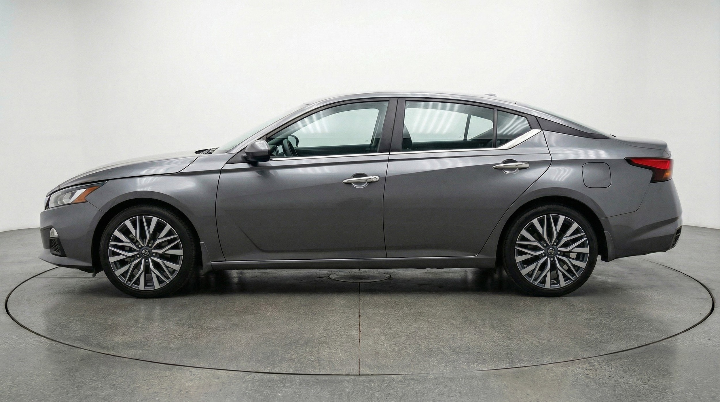 Thumbnail: 2025 Nissan Altima - 5