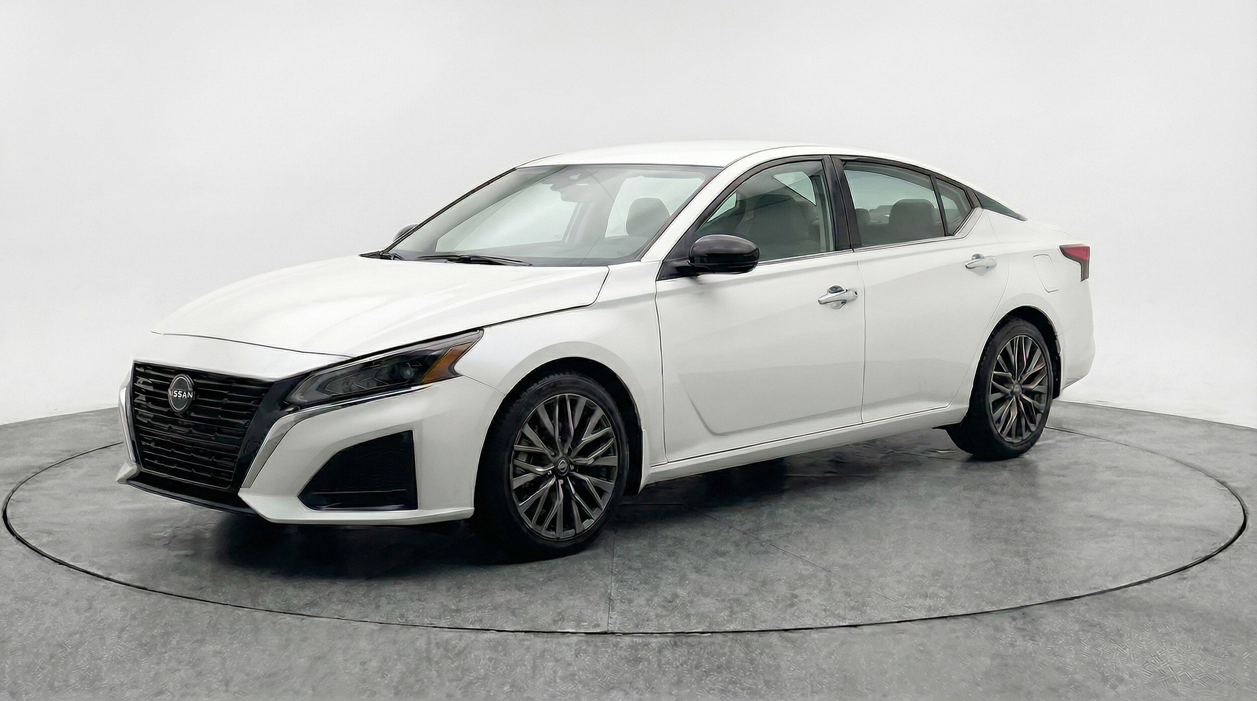 Thumbnail: 2025 Nissan Altima - 3