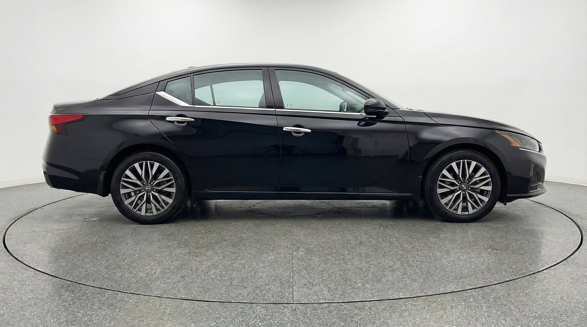 Thumbnail: 2025 Nissan Altima - 11