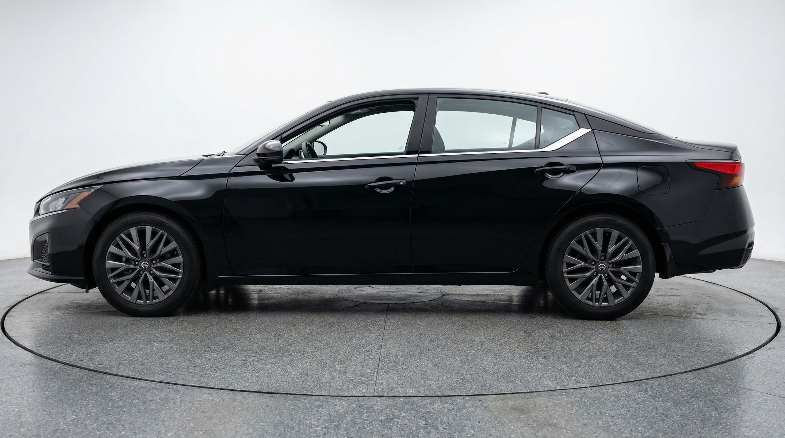 Thumbnail: 2025 Nissan Altima - 4