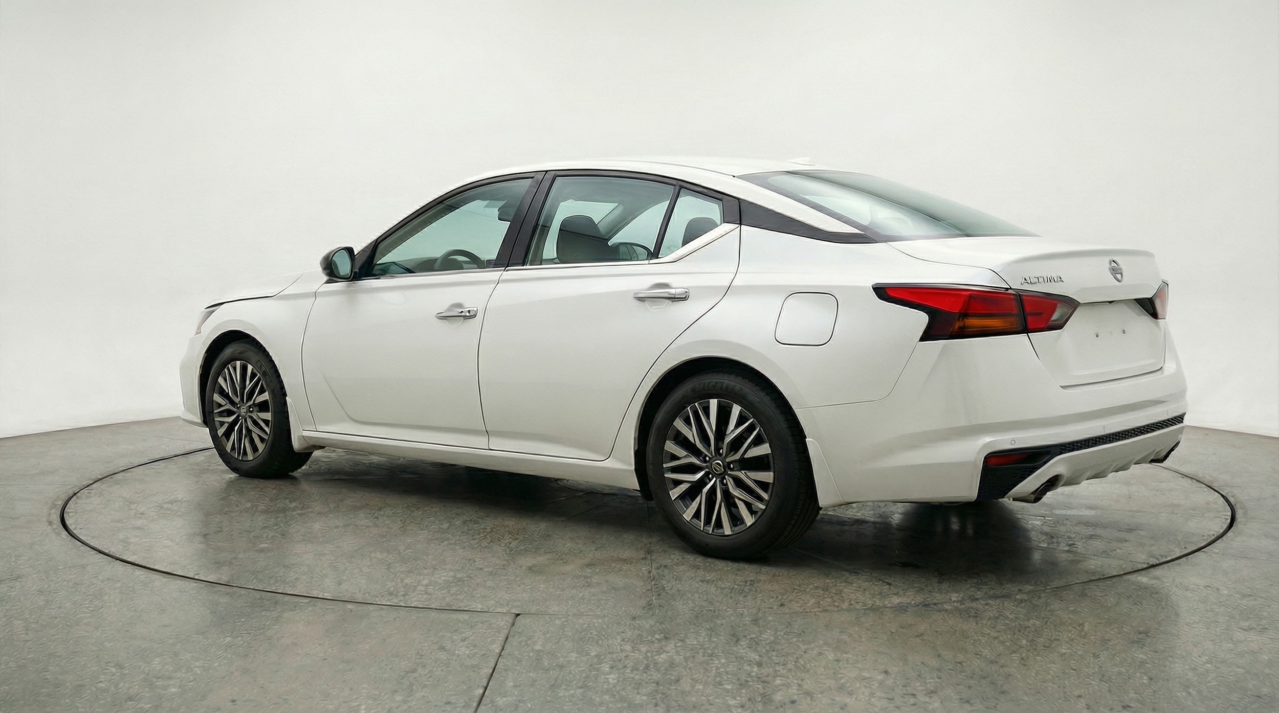 Thumbnail: 2025 Nissan Altima - 5