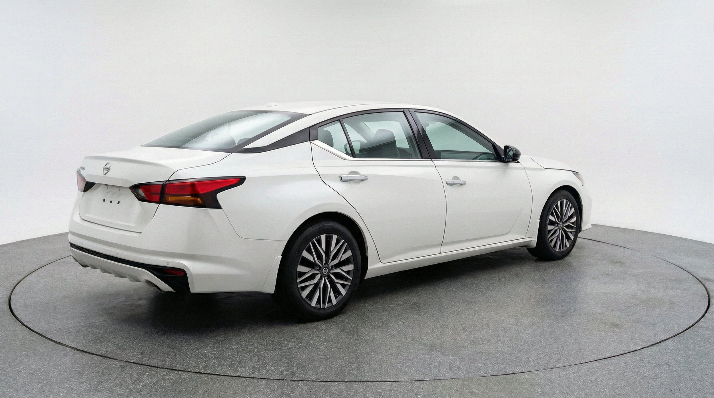Thumbnail: 2025 Nissan Altima - 9
