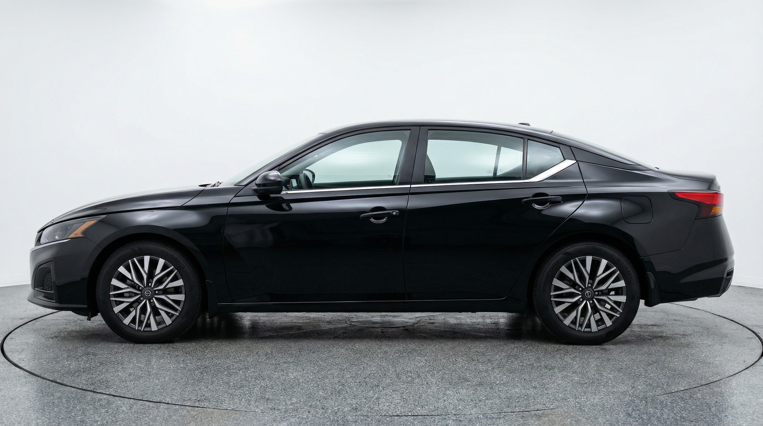 Thumbnail: 2025 Nissan Altima - 4