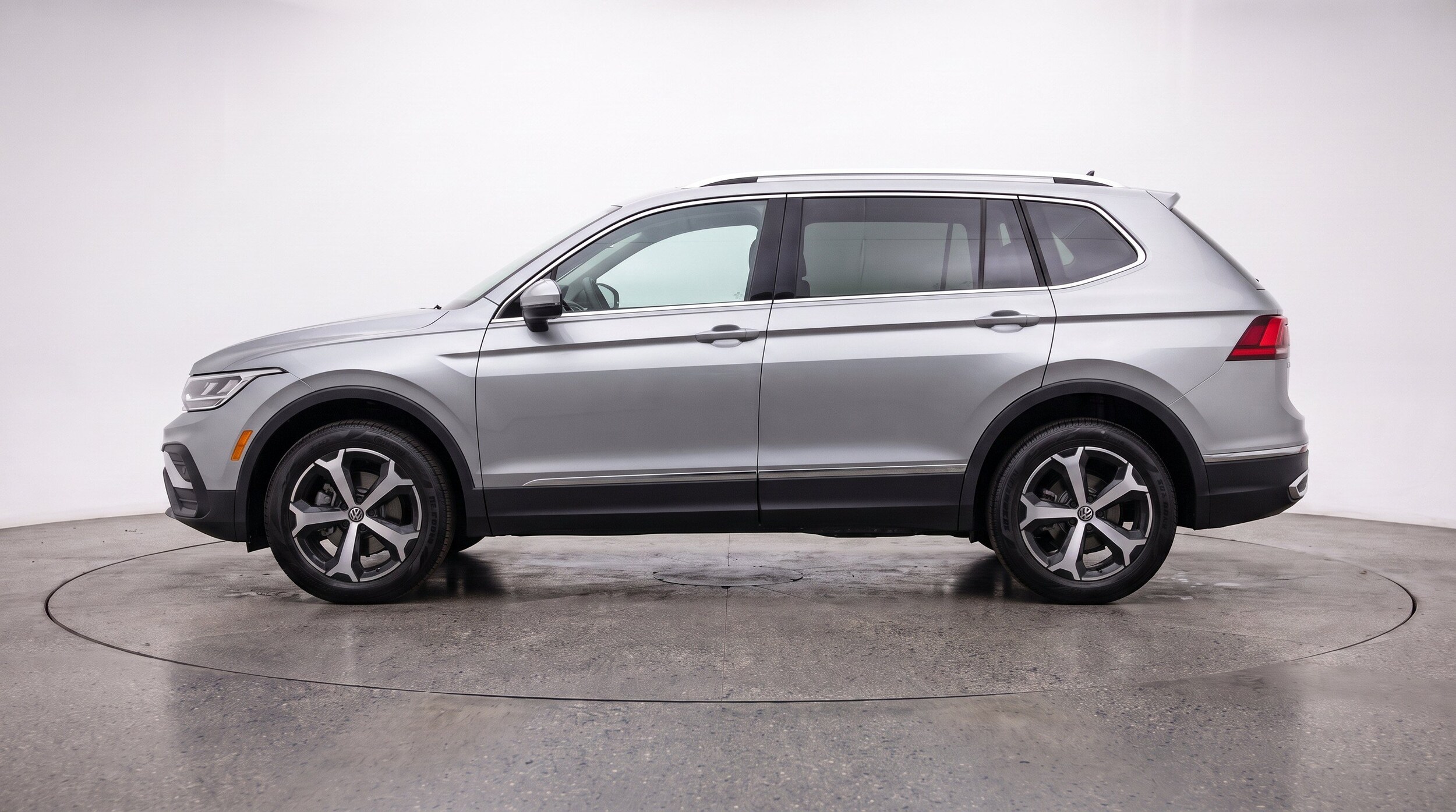 Thumbnail: 2026 Volkswagen Tiguan - 5