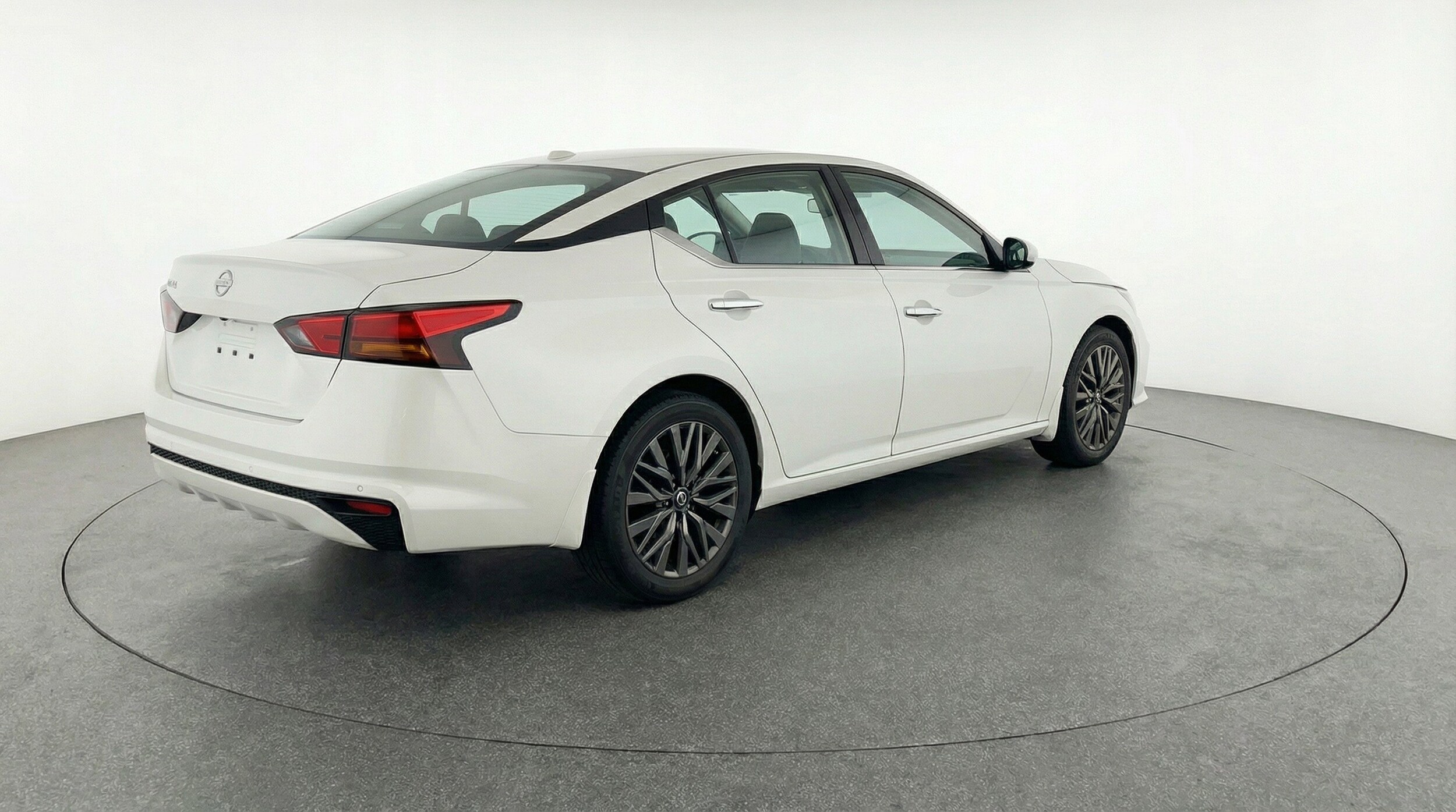 Thumbnail: 2025 Nissan Altima - 9