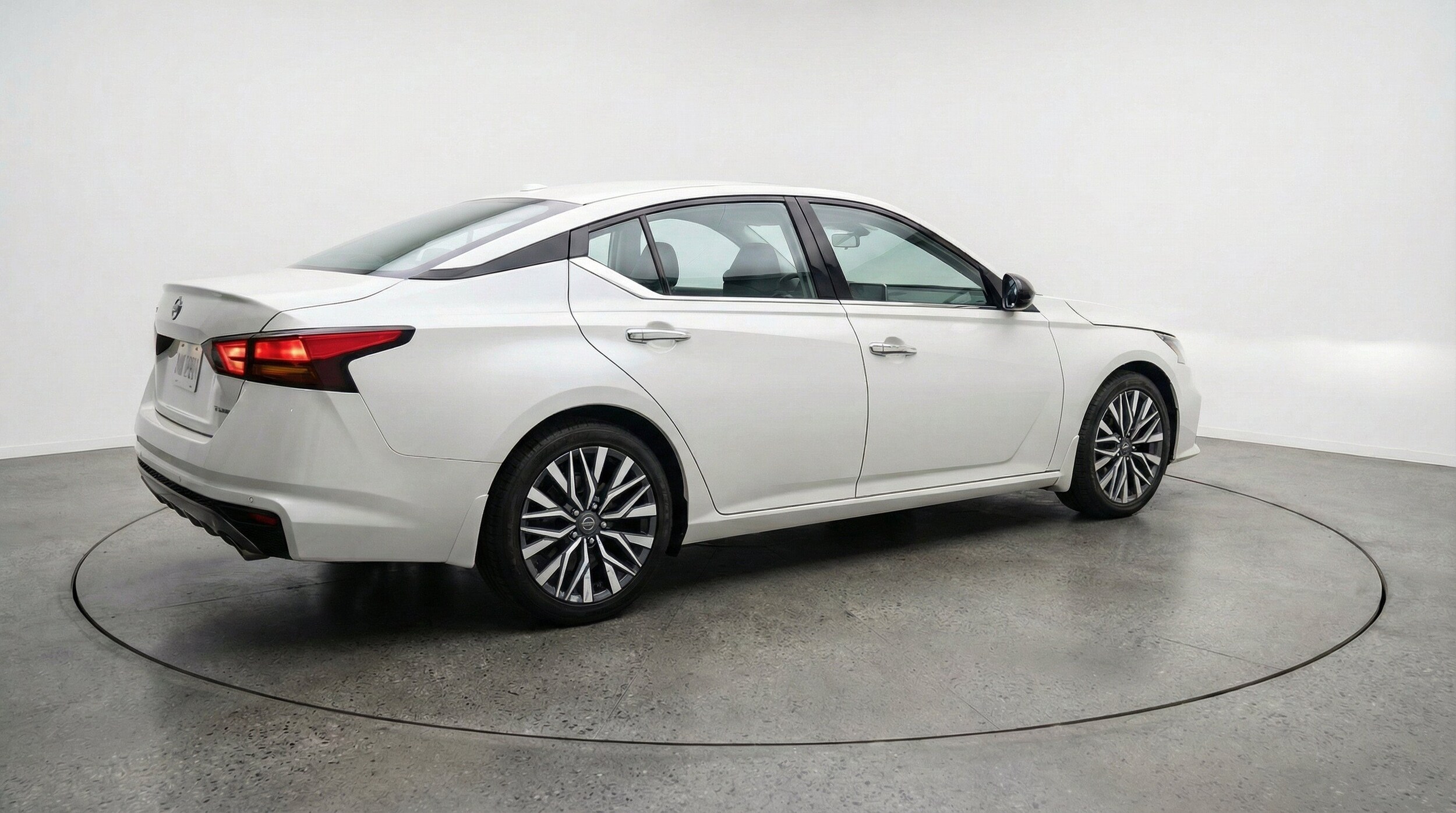 Thumbnail: 2025 Nissan Altima - 9