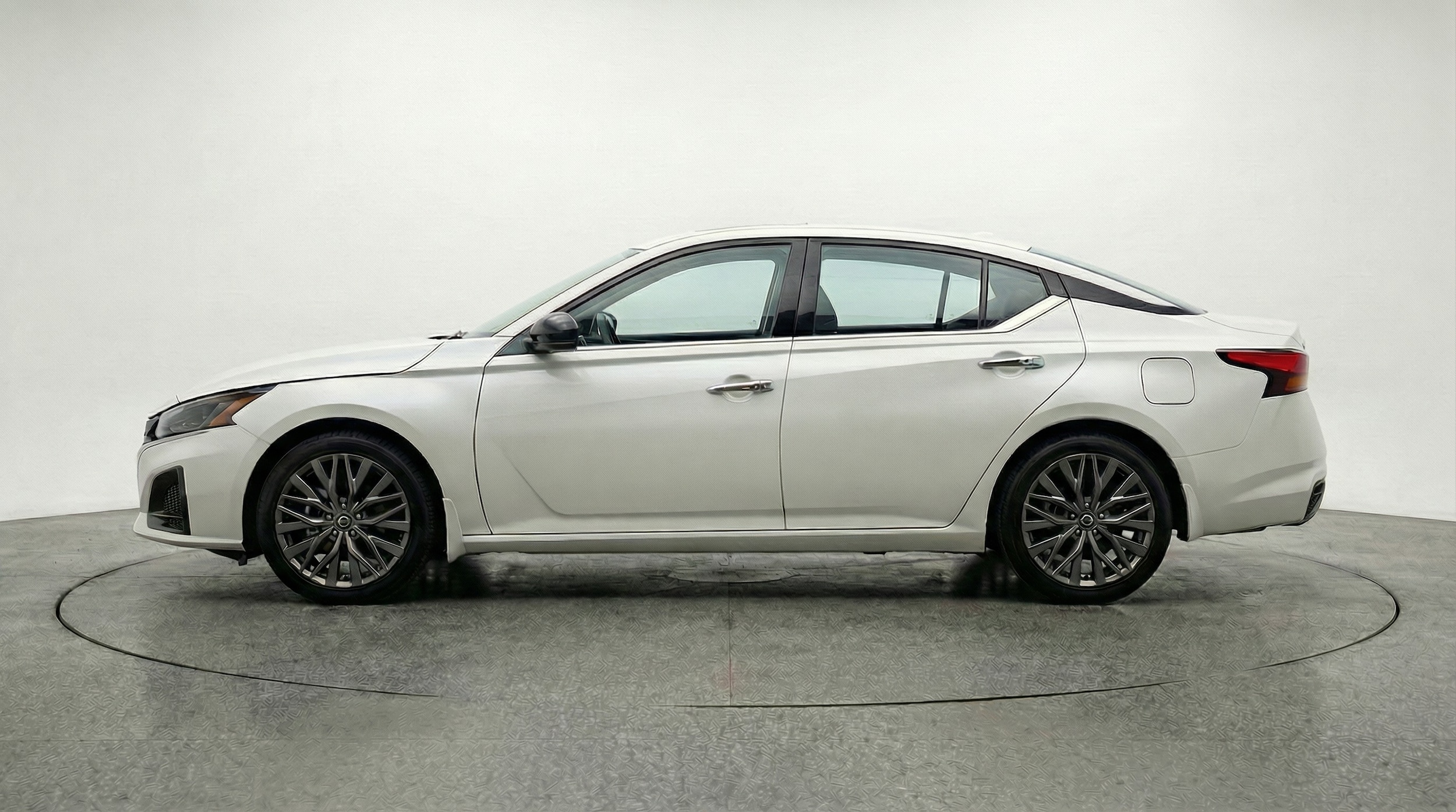 Thumbnail: 2025 Nissan Altima - 4