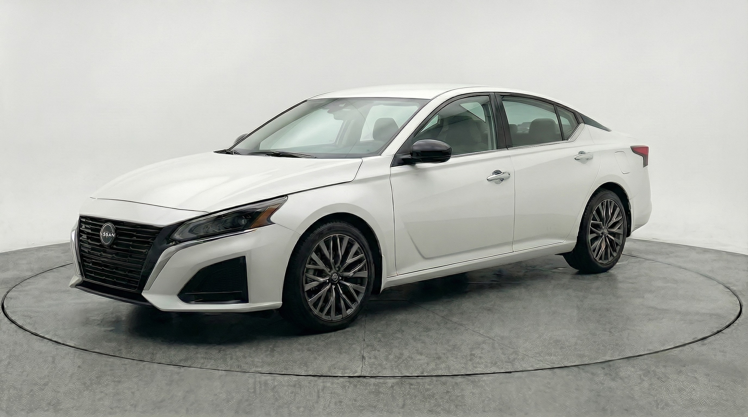 Thumbnail: 2025 Nissan Altima - 3