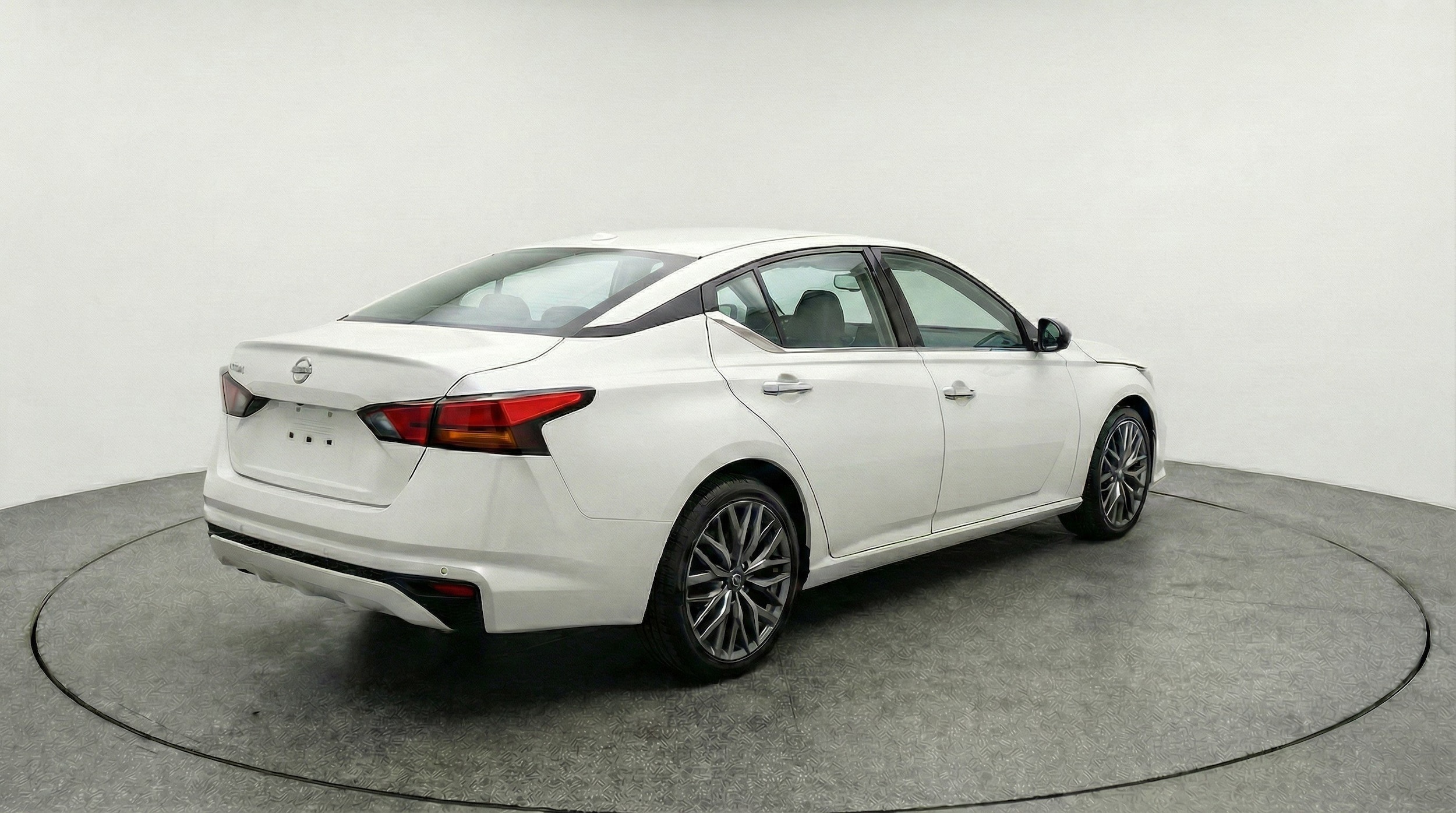 Thumbnail: 2025 Nissan Altima - 9