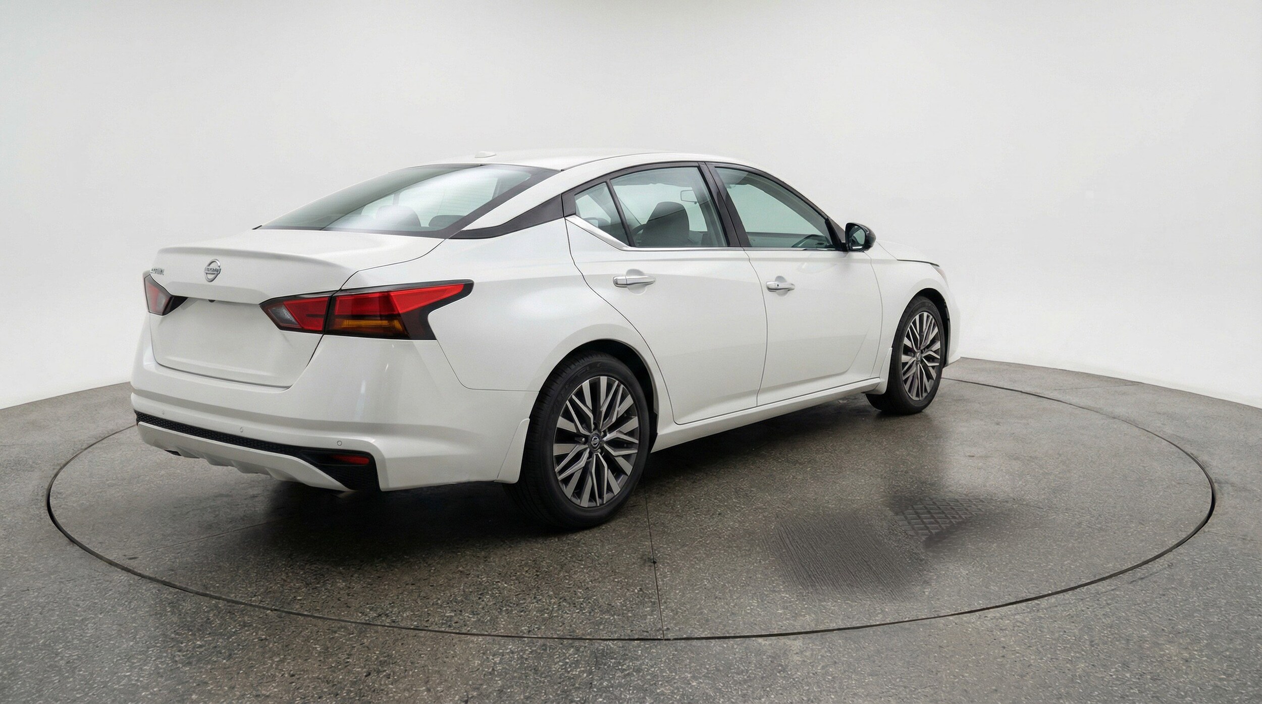 Thumbnail: 2025 Nissan Altima - 9