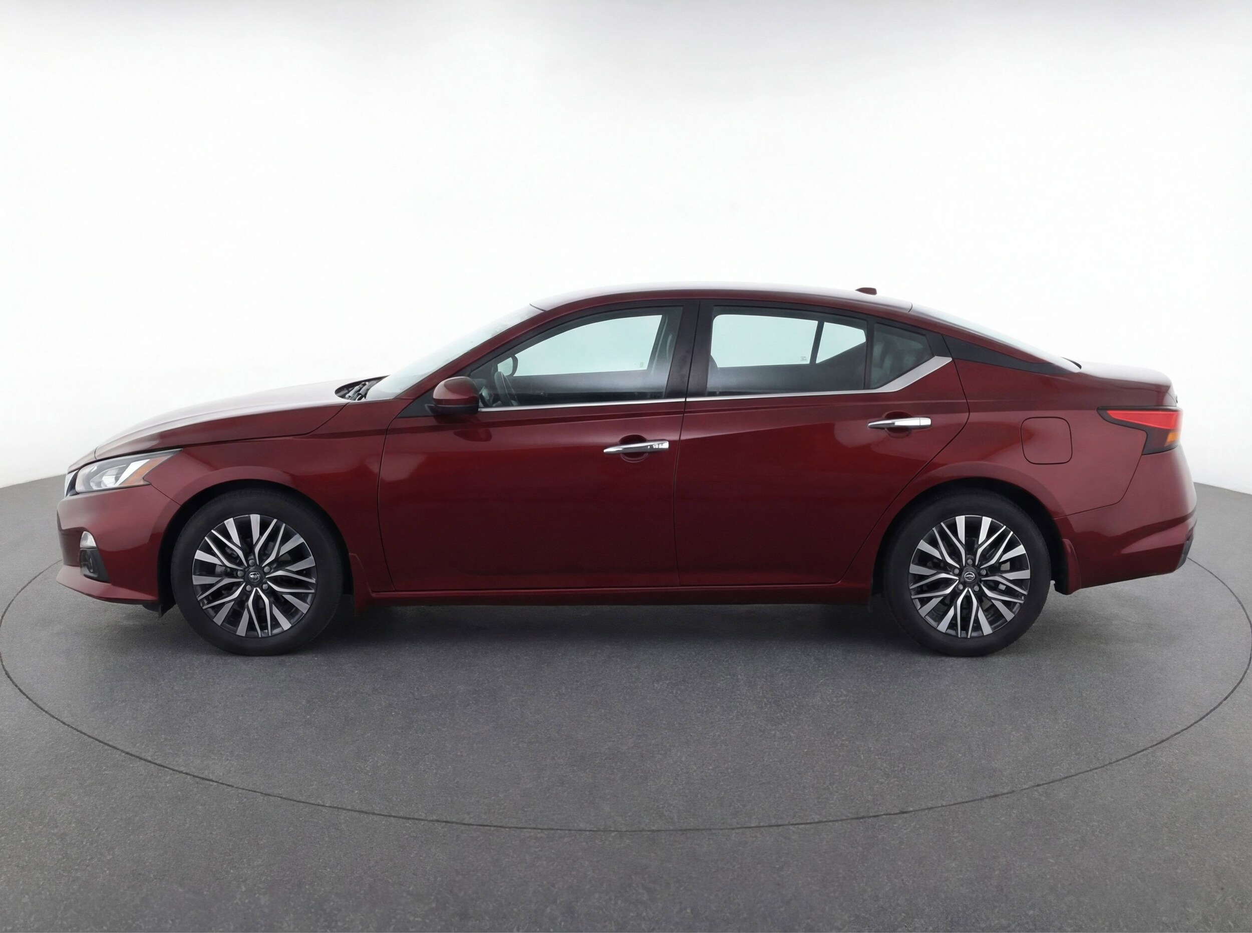 Thumbnail: 2024 Nissan Altima - 5