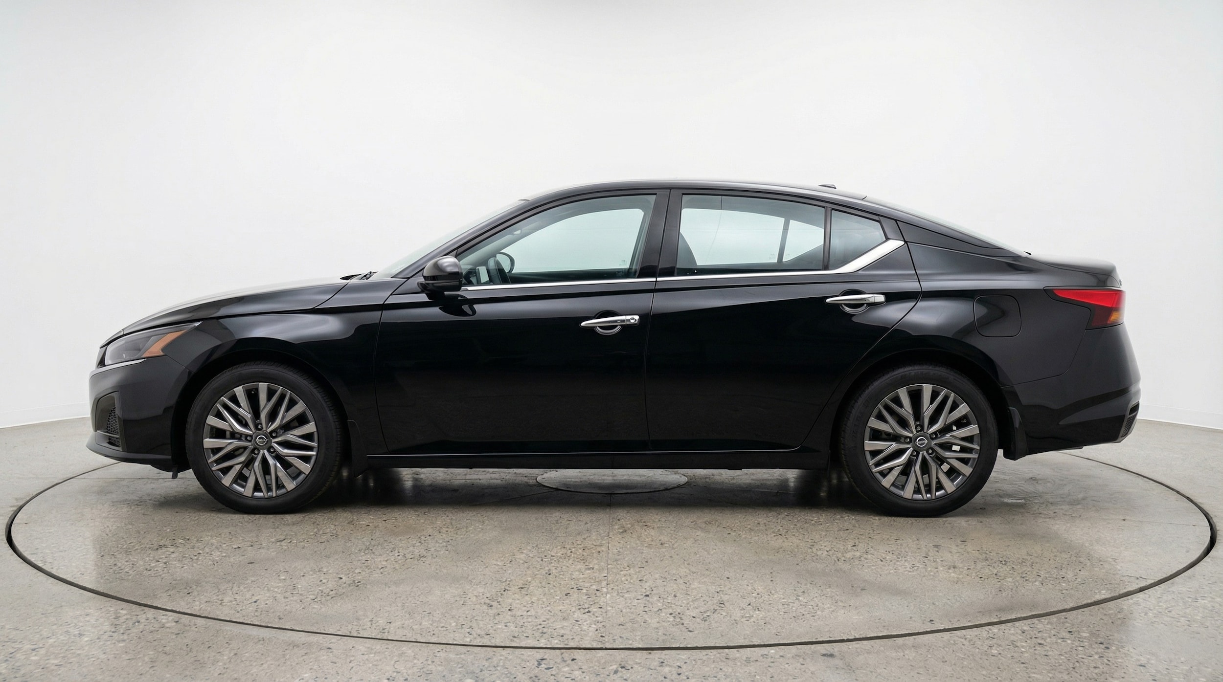 Thumbnail: 2025 Nissan Altima - 4