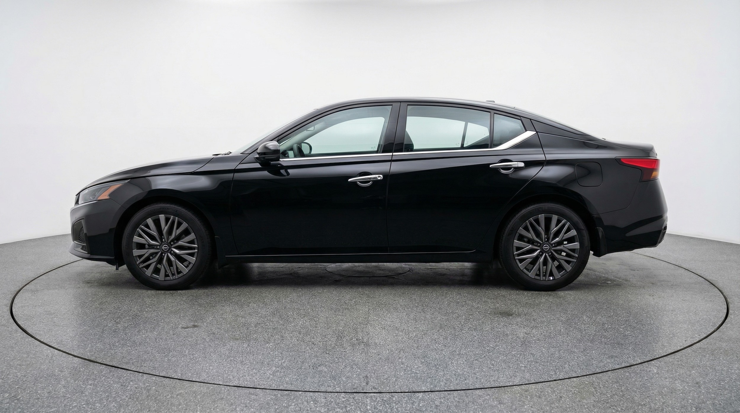 Thumbnail: 2025 Nissan Altima - 4