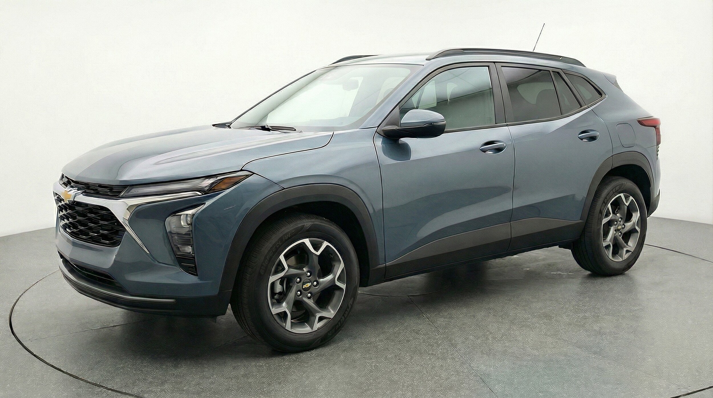 Thumbnail: 2025 Chevrolet Trax - 3