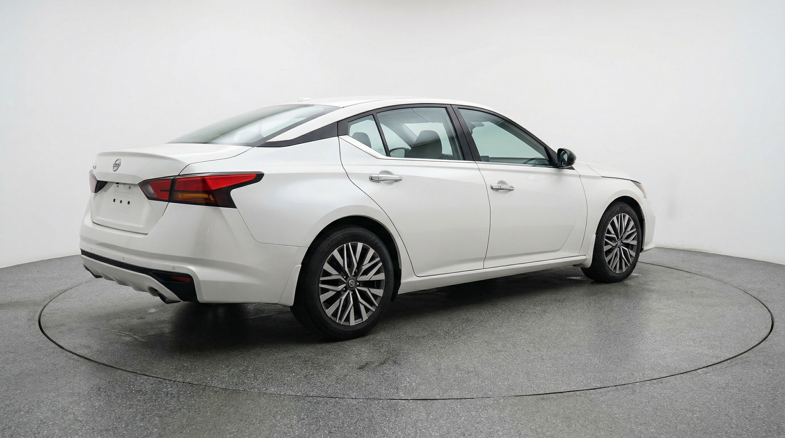 Thumbnail: 2025 Nissan Altima - 9