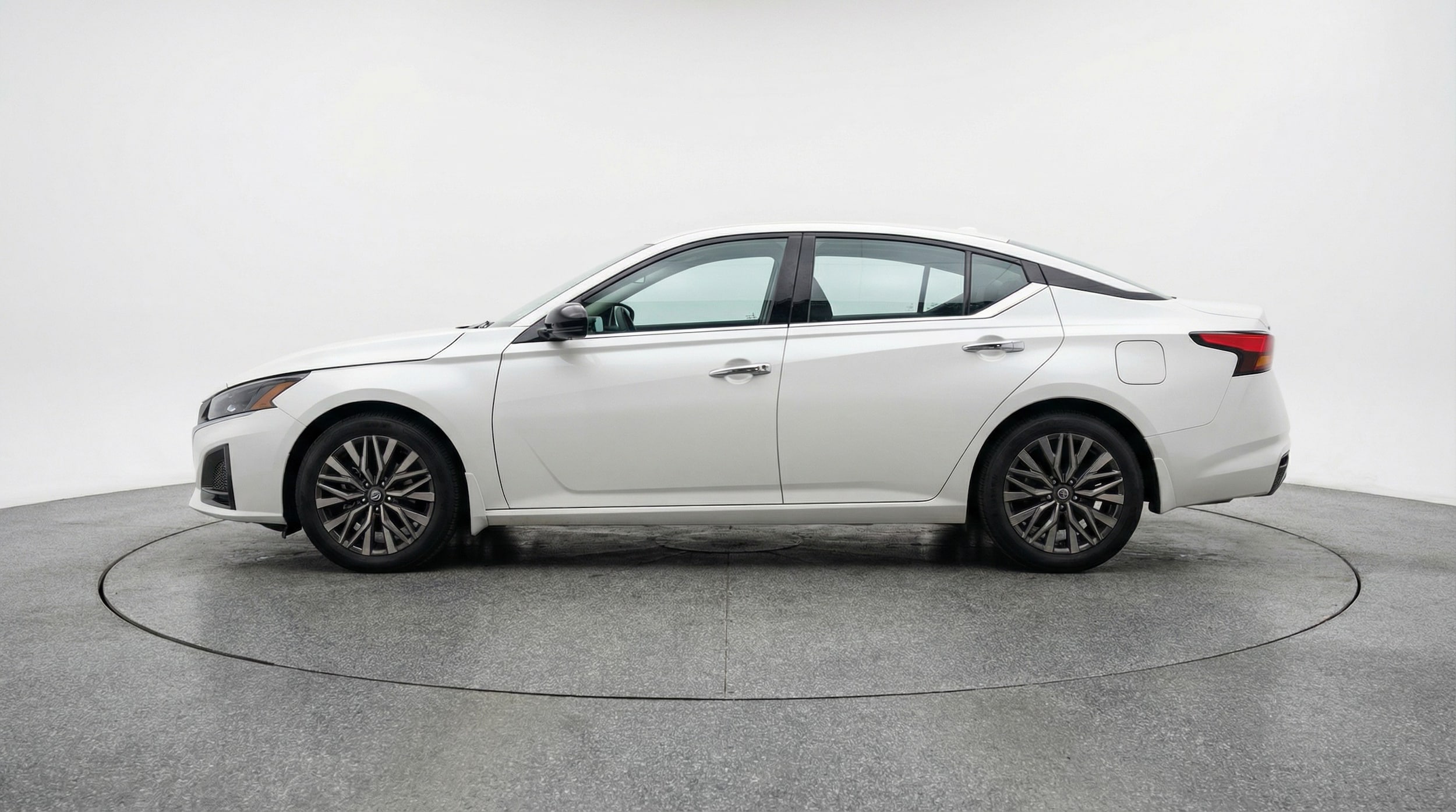 Thumbnail: 2025 Nissan Altima - 4