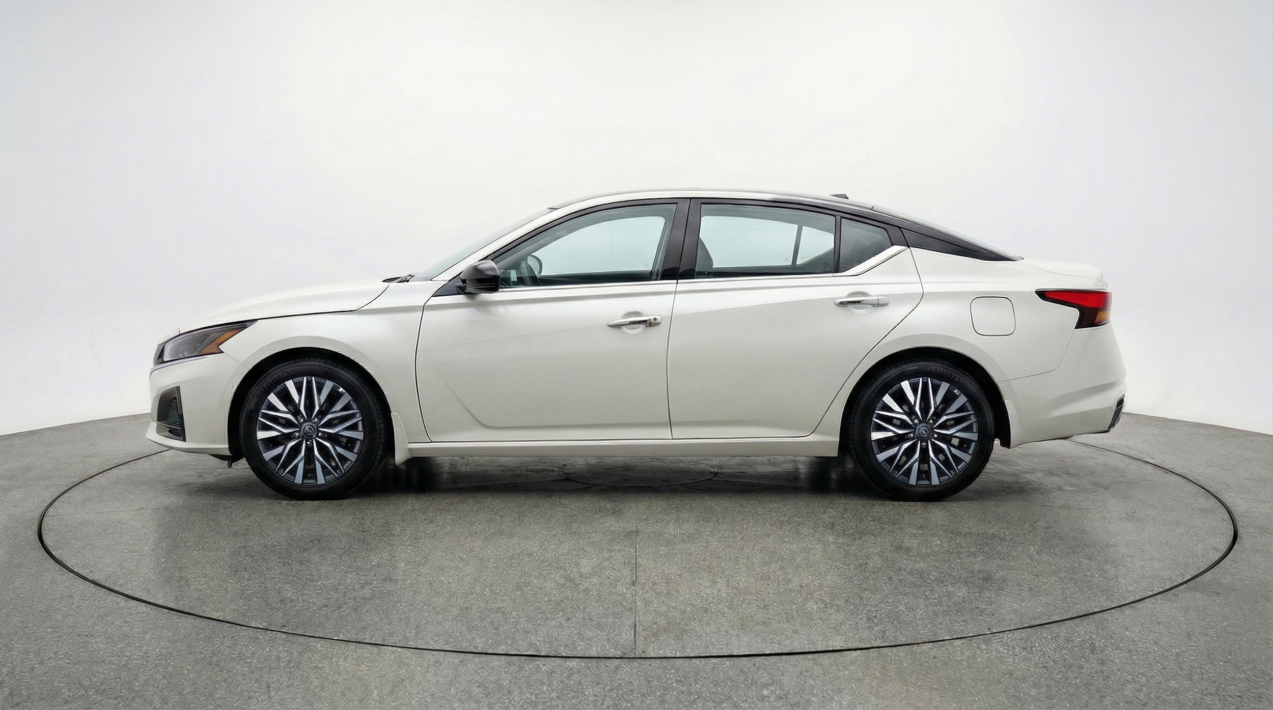 Thumbnail: 2025 Nissan Altima - 4