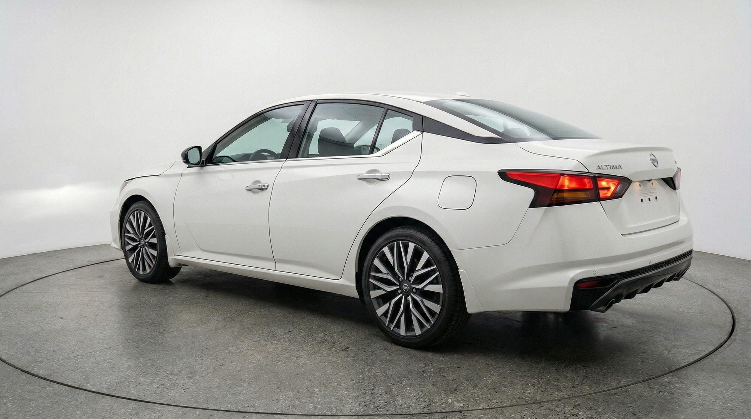 Thumbnail: 2025 Nissan Altima - 5