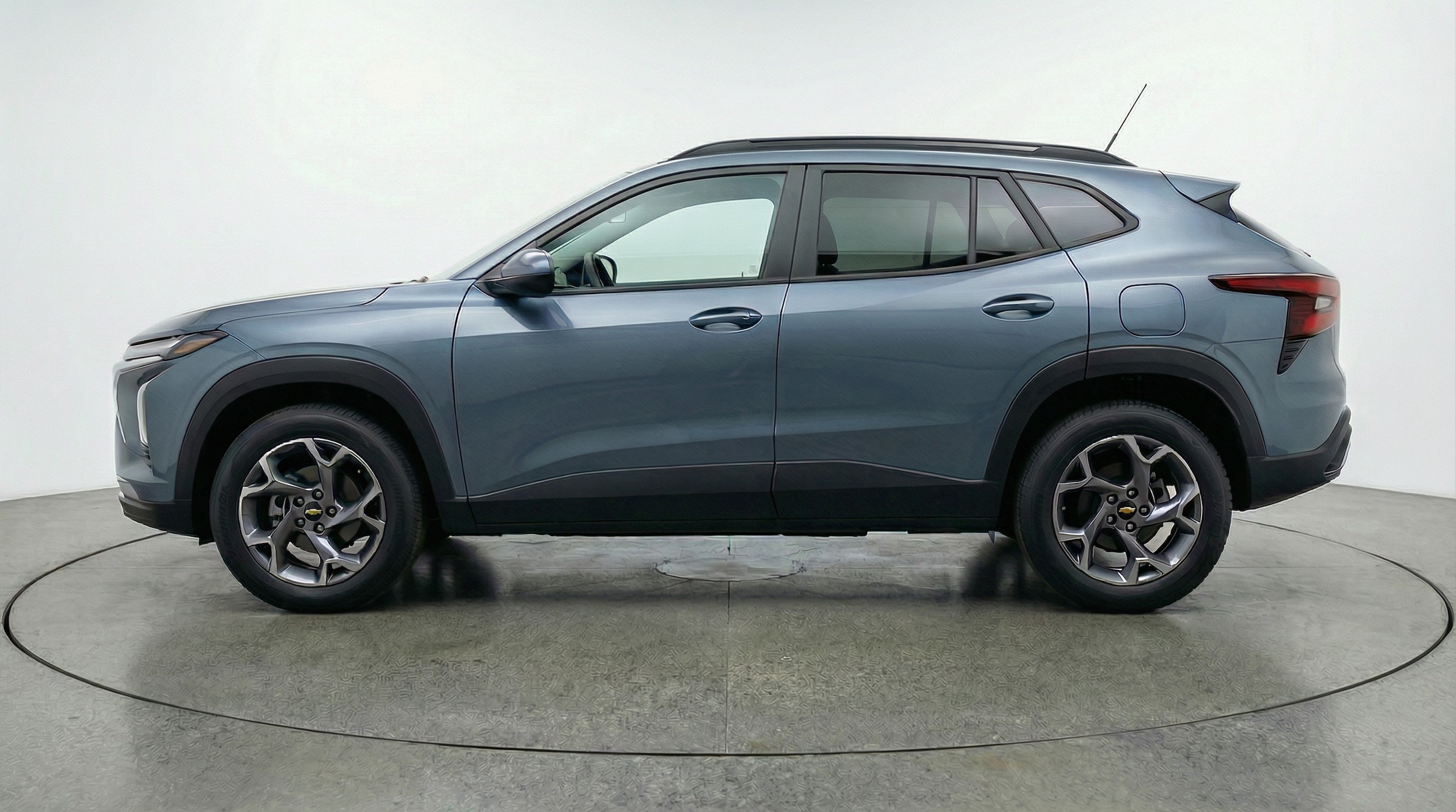 Thumbnail: 2025 Chevrolet Trax - 4