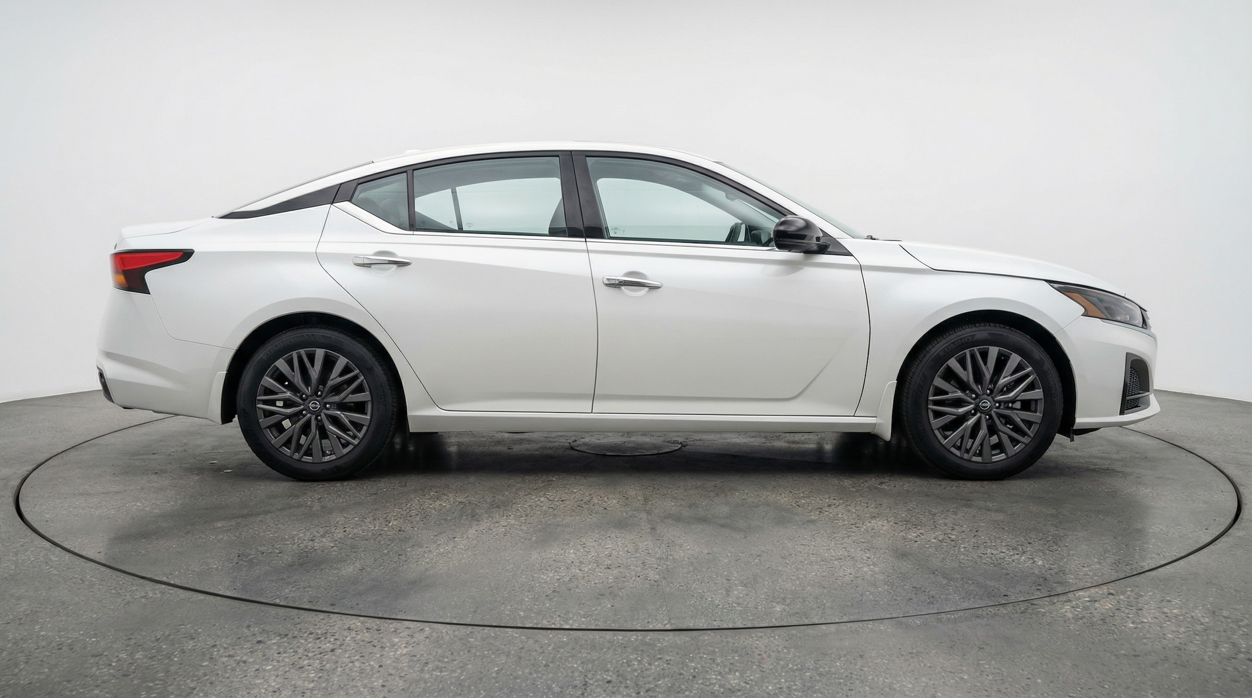 Thumbnail: 2025 Nissan Altima - 8