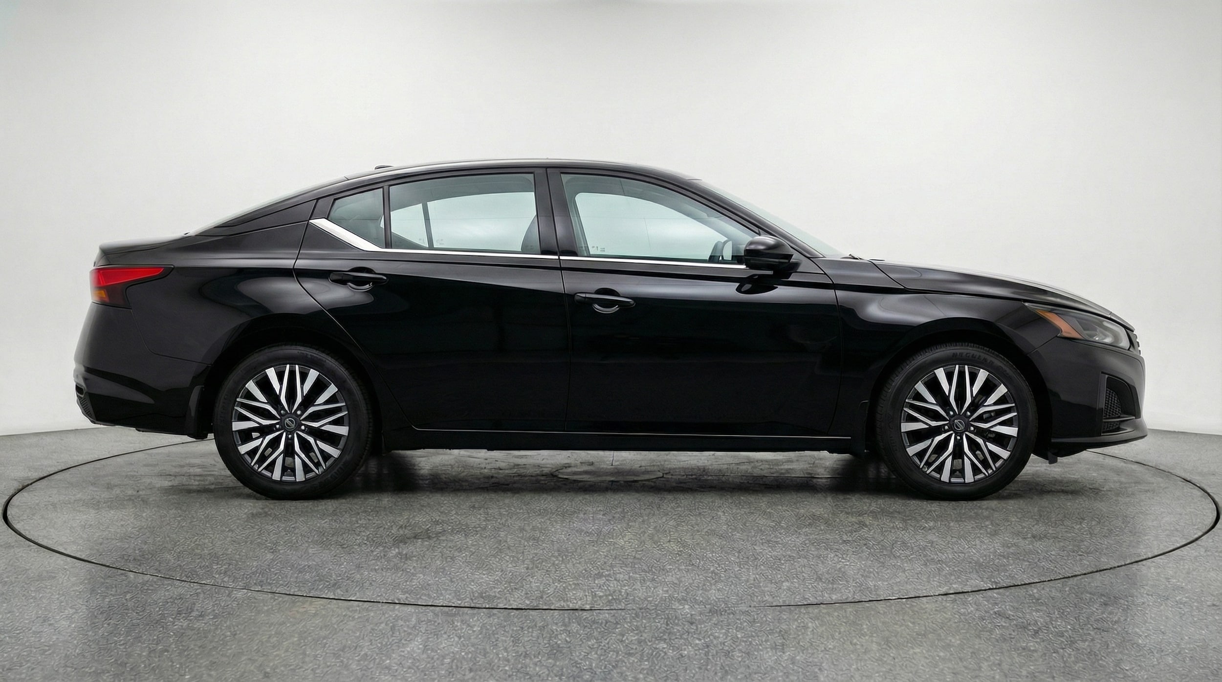 Thumbnail: 2025 Nissan Altima - 8