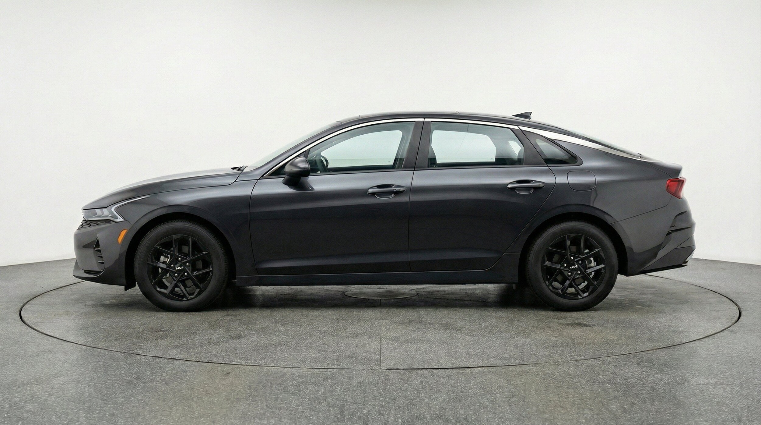 Thumbnail: 2025 Kia K5 - 5