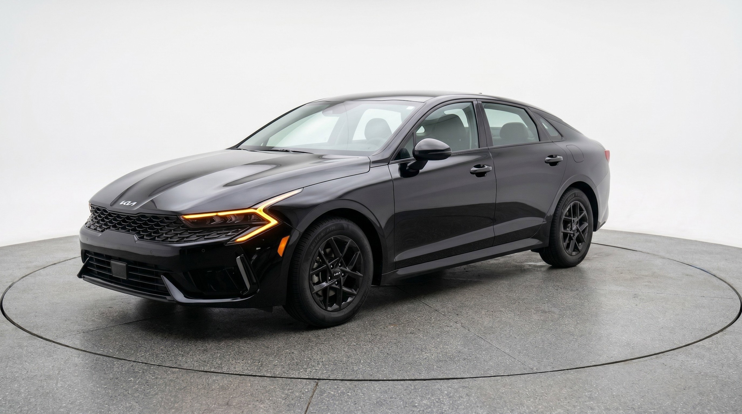 Thumbnail: 2025 Kia K5 - 3