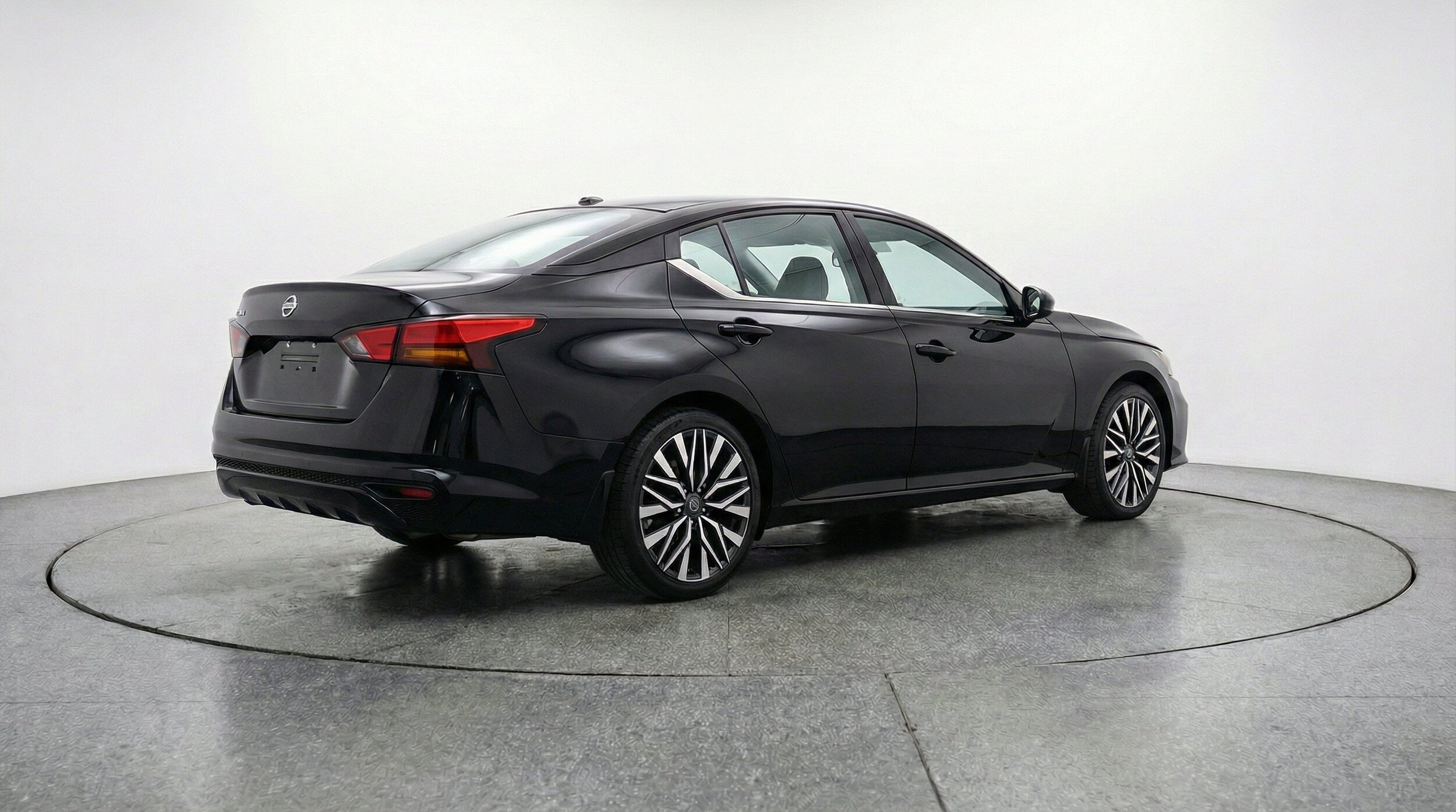 Thumbnail: 2025 Nissan Altima - 9