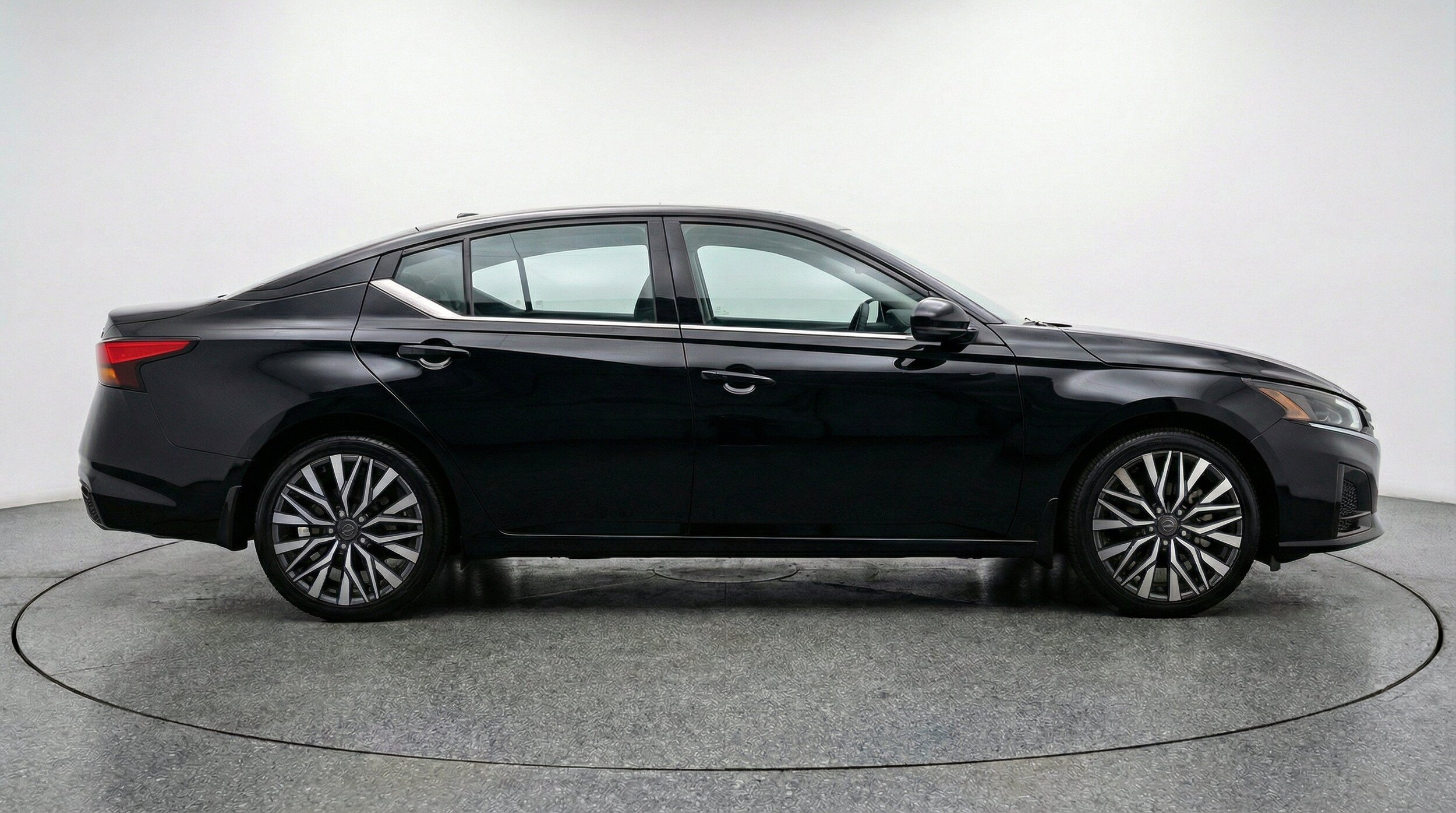 Thumbnail: 2025 Nissan Altima - 10