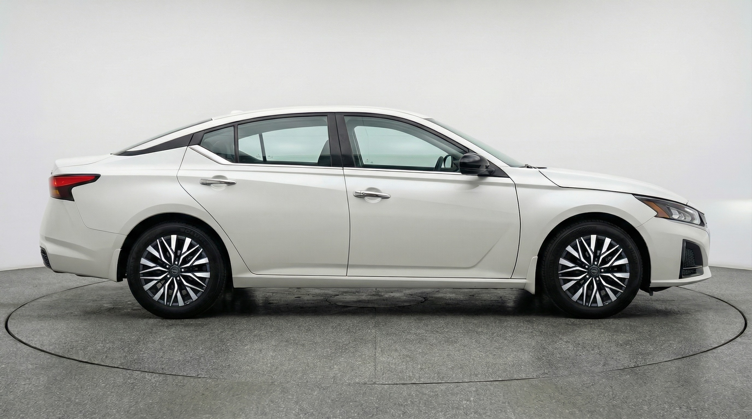 Thumbnail: 2025 Nissan Altima - 8