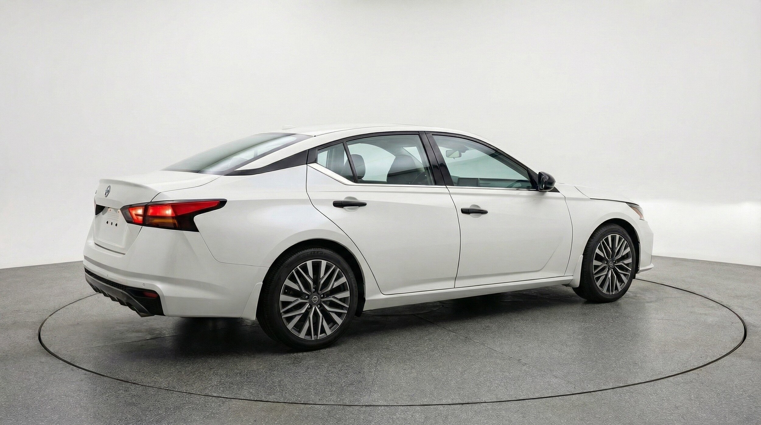 Thumbnail: 2025 Nissan Altima - 9