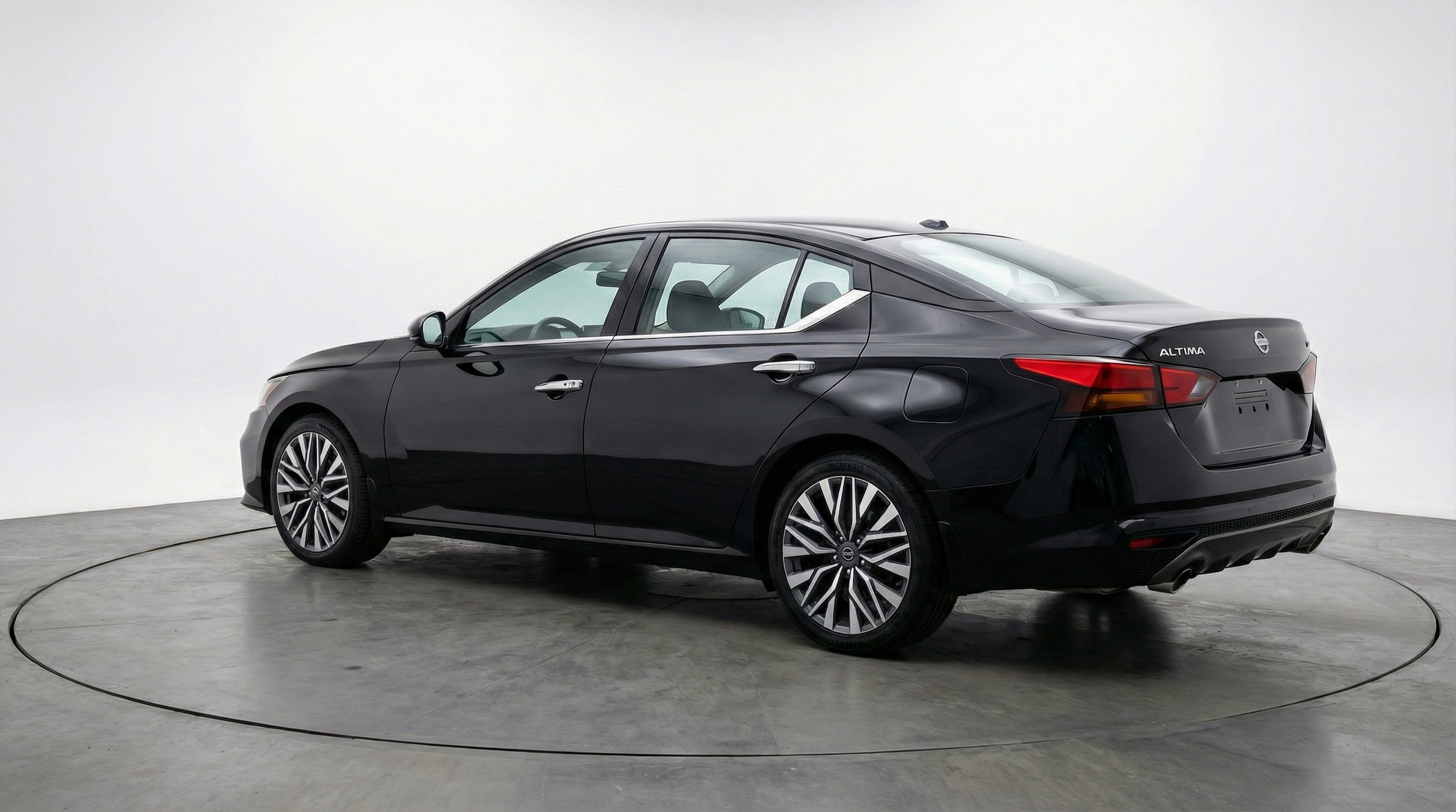 Thumbnail: 2025 Nissan Altima - 5