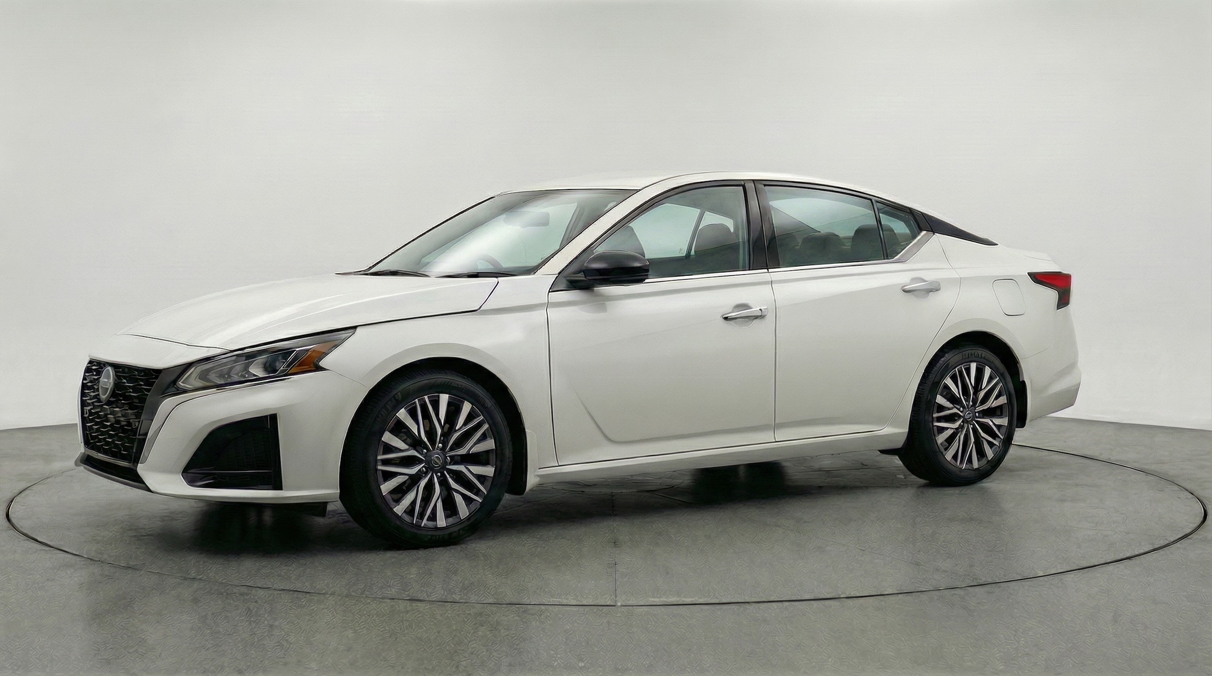 Thumbnail: 2025 Nissan Altima - 3