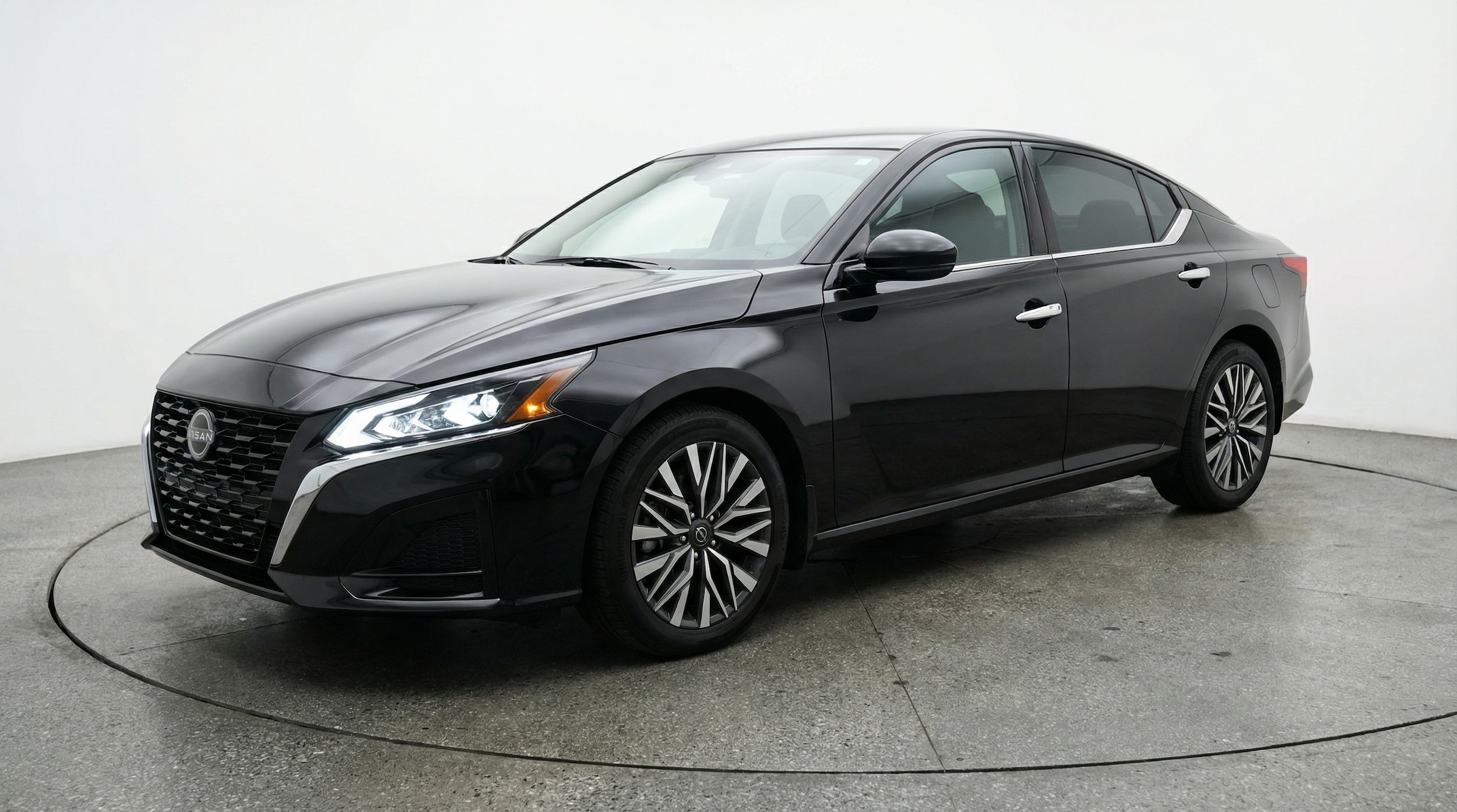 Thumbnail: 2025 Nissan Altima - 3