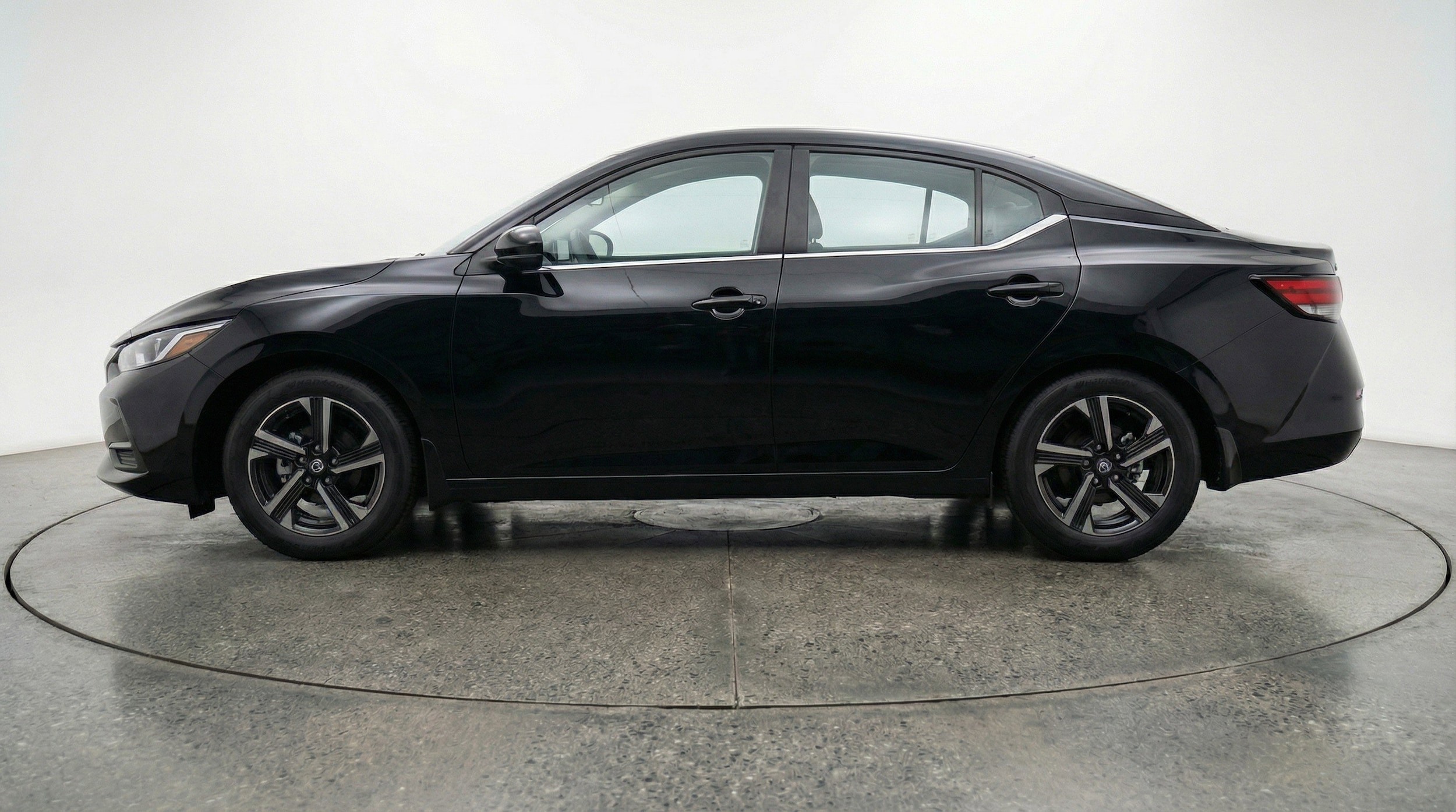 Thumbnail: 2025 Nissan Sentra - 5