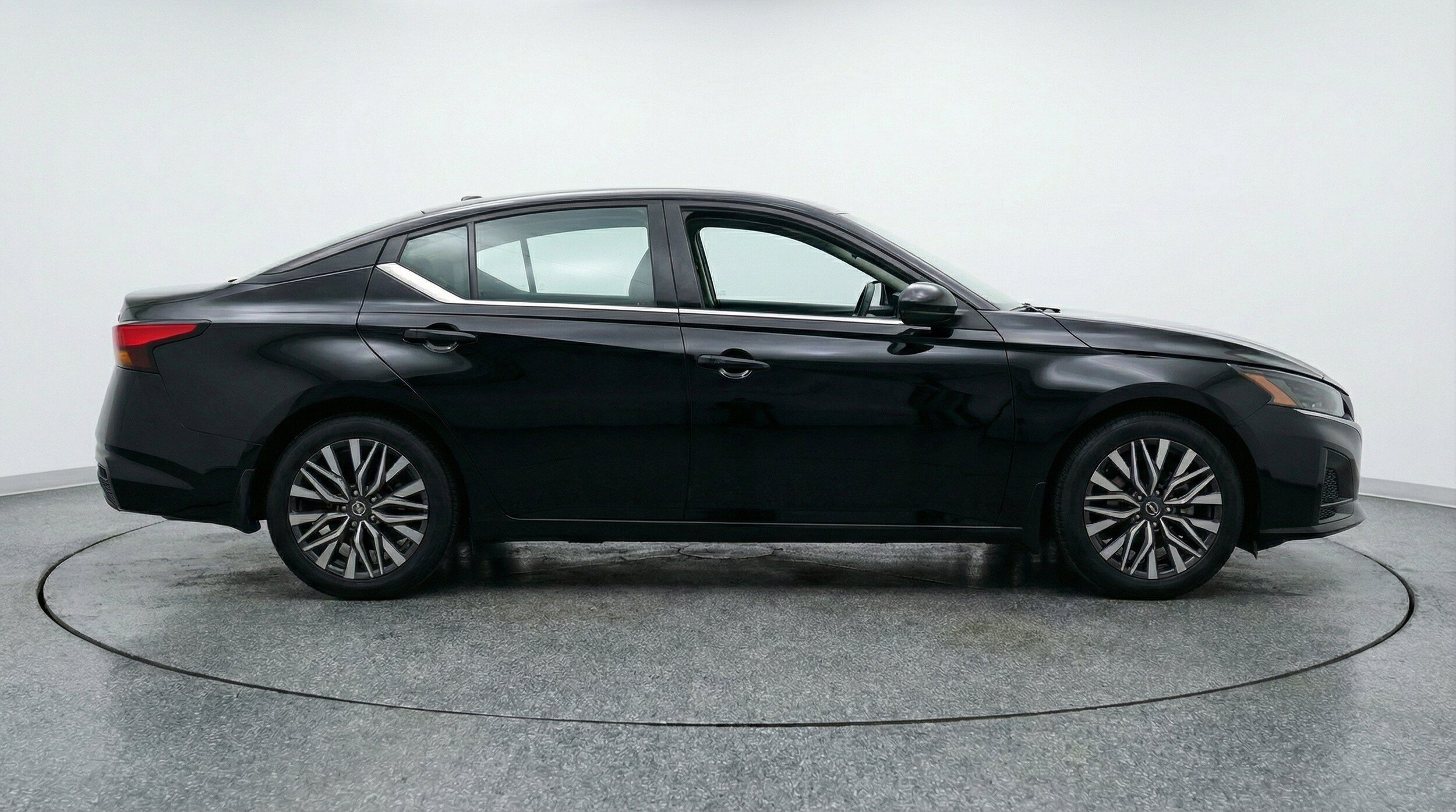 Thumbnail: 2025 Nissan Altima - 10