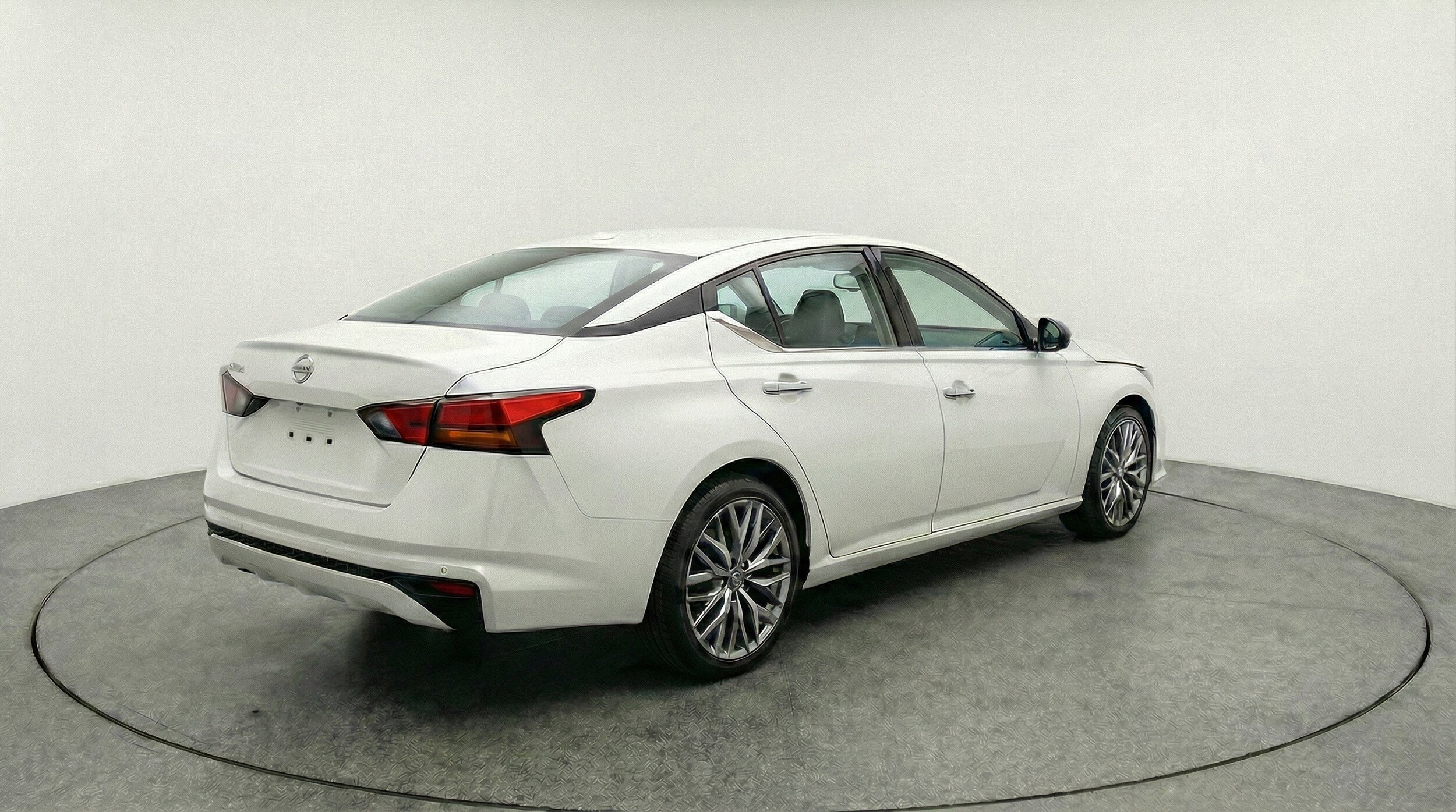 Thumbnail: 2025 Nissan Altima - 9