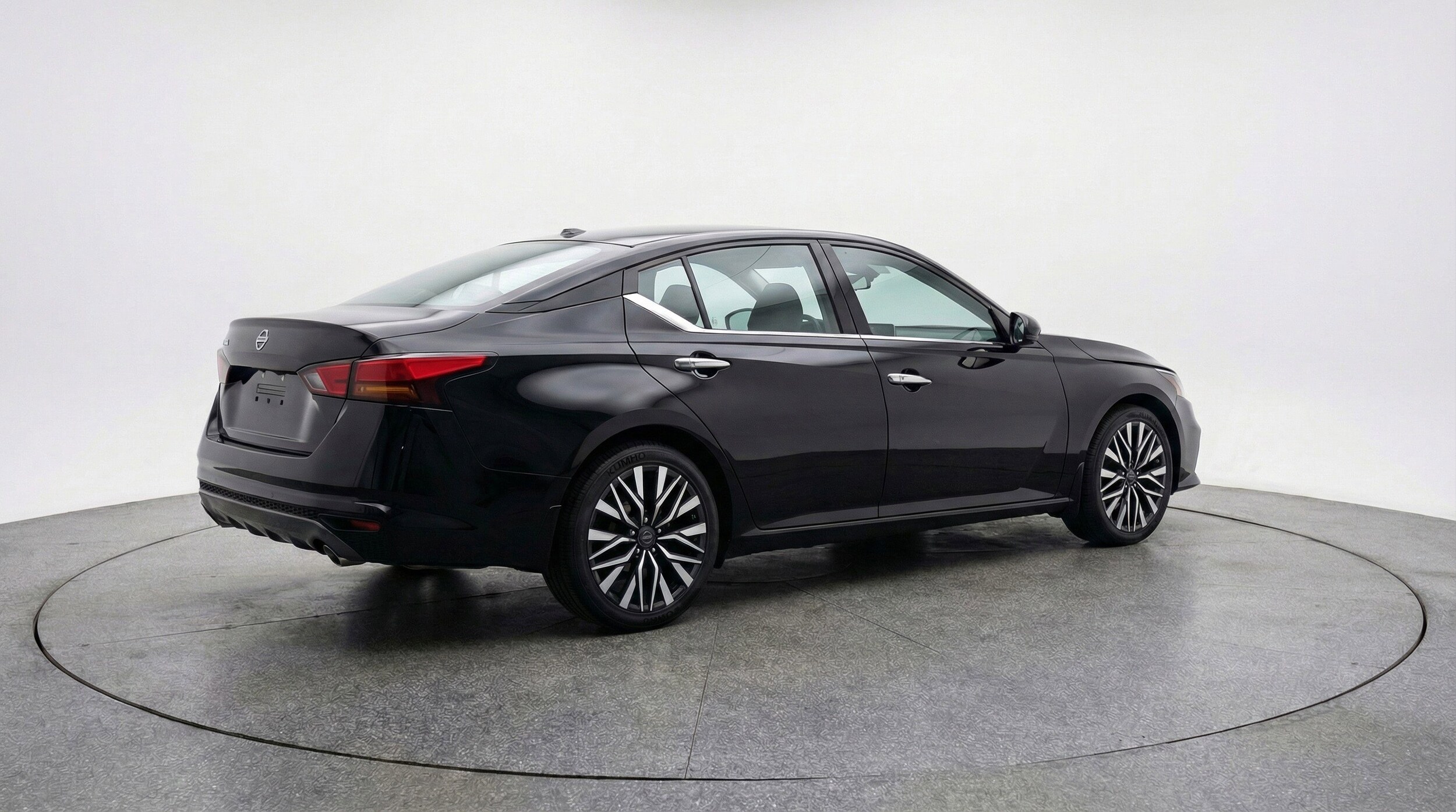 Thumbnail: 2025 Nissan Altima - 9