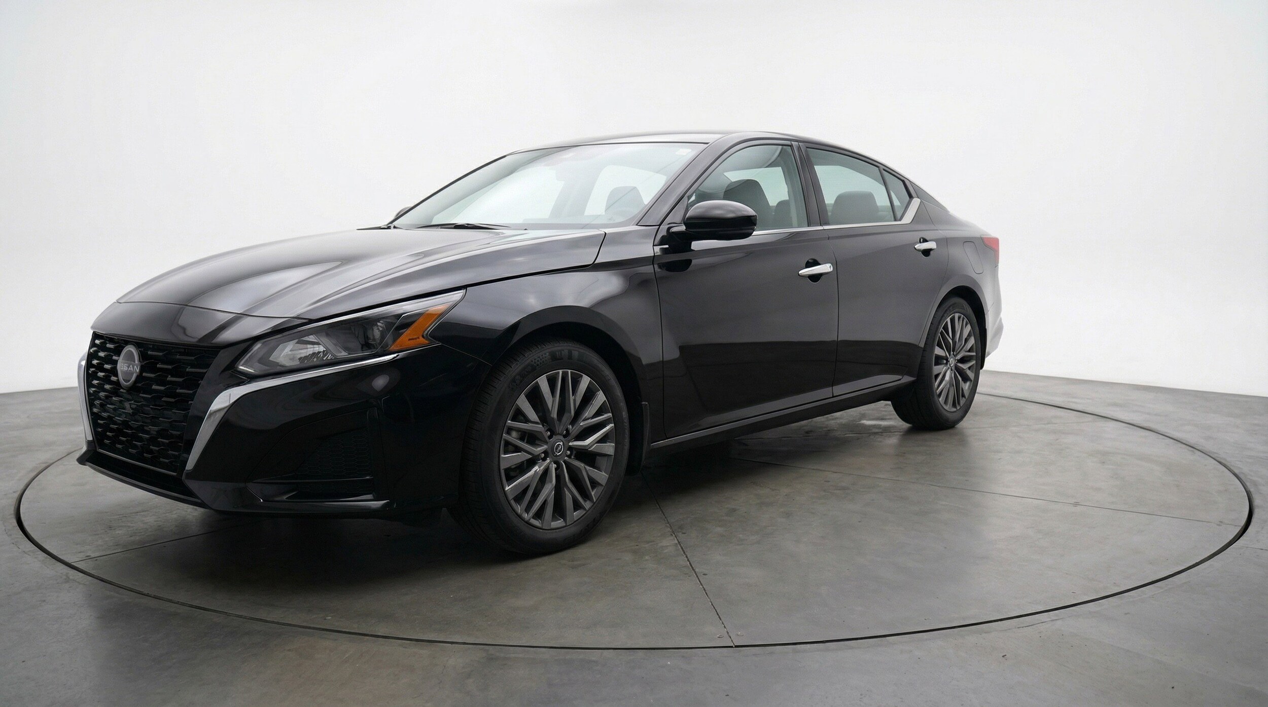 Thumbnail: 2025 Nissan Altima - 3