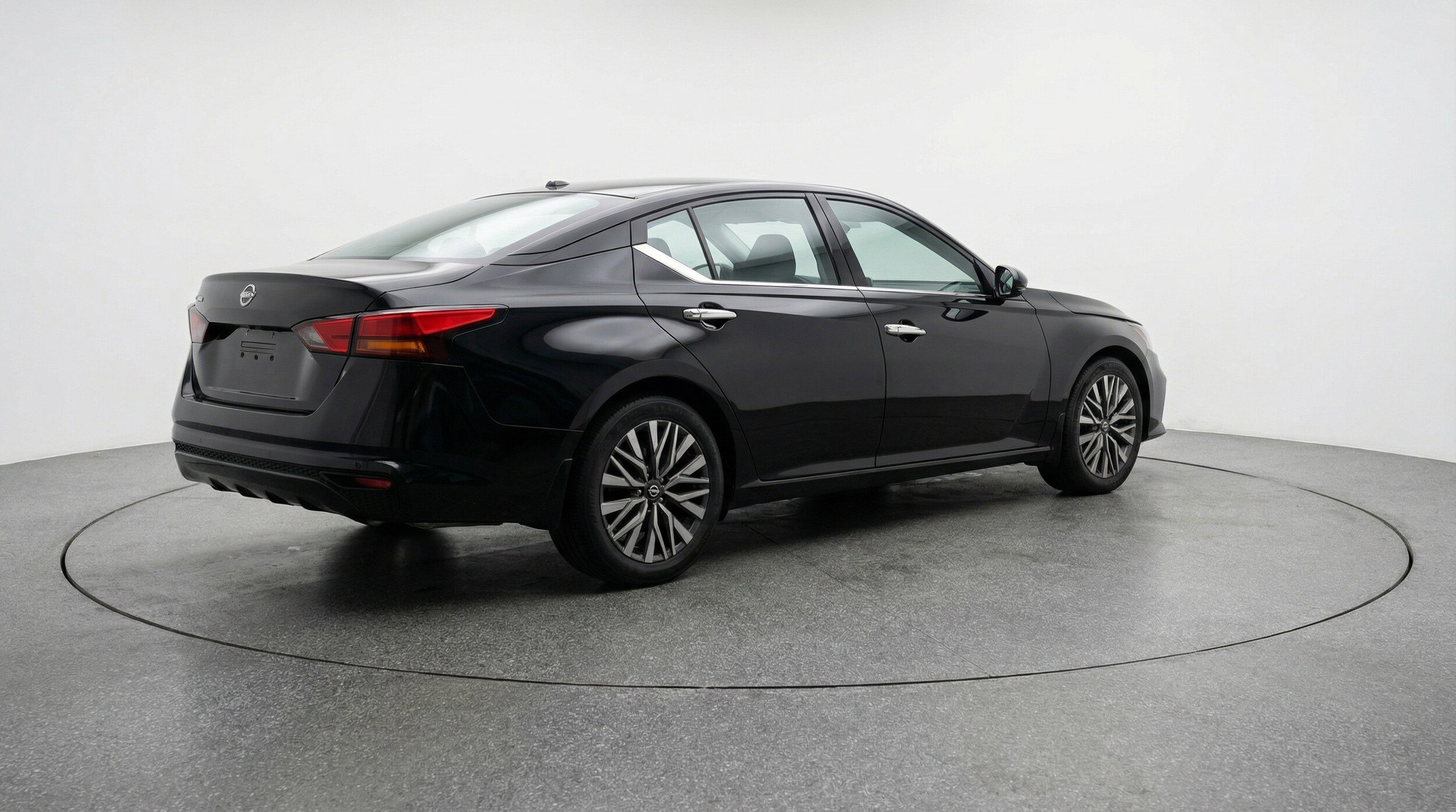 Thumbnail: 2025 Nissan Altima - 9