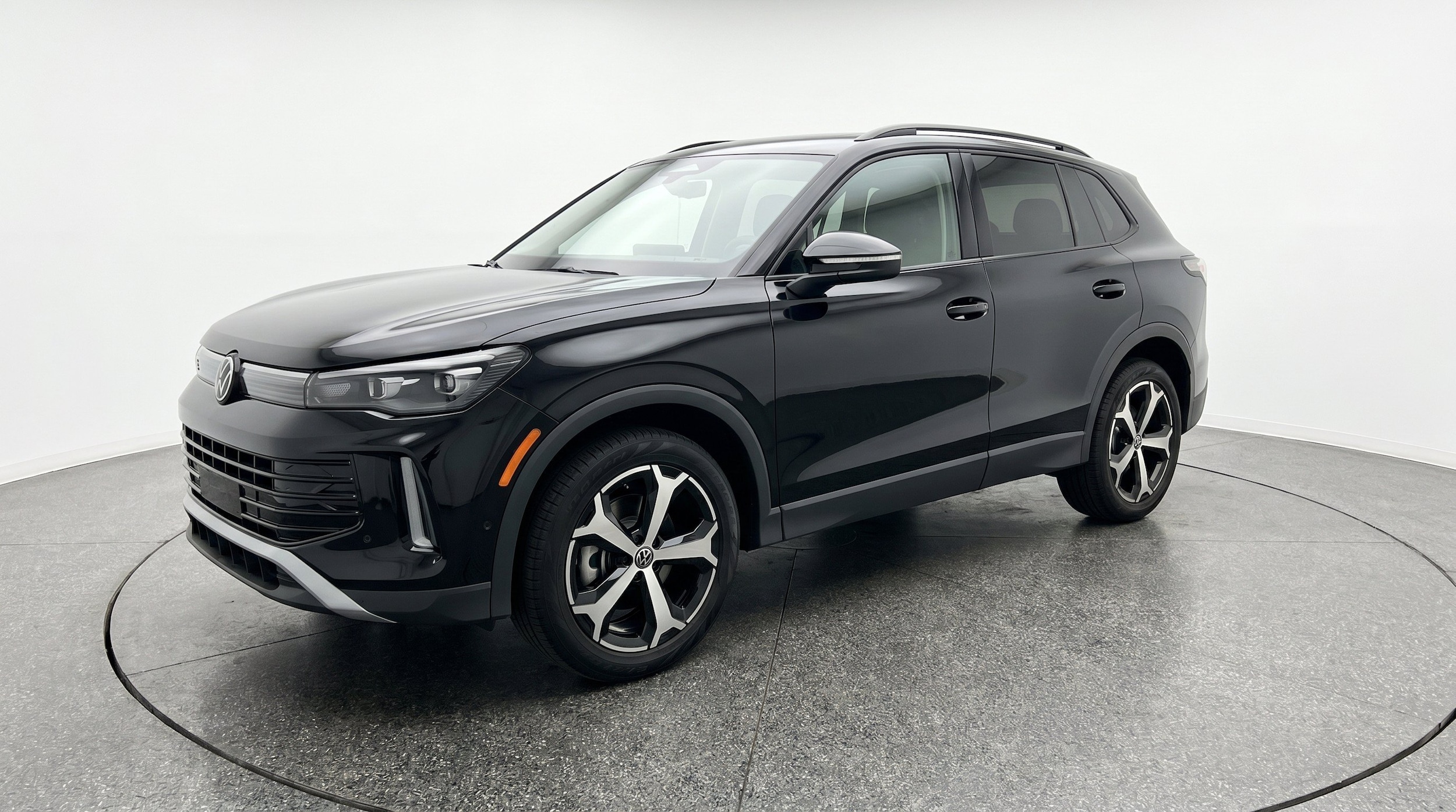 Thumbnail: 2026 Volkswagen Tiguan - 3