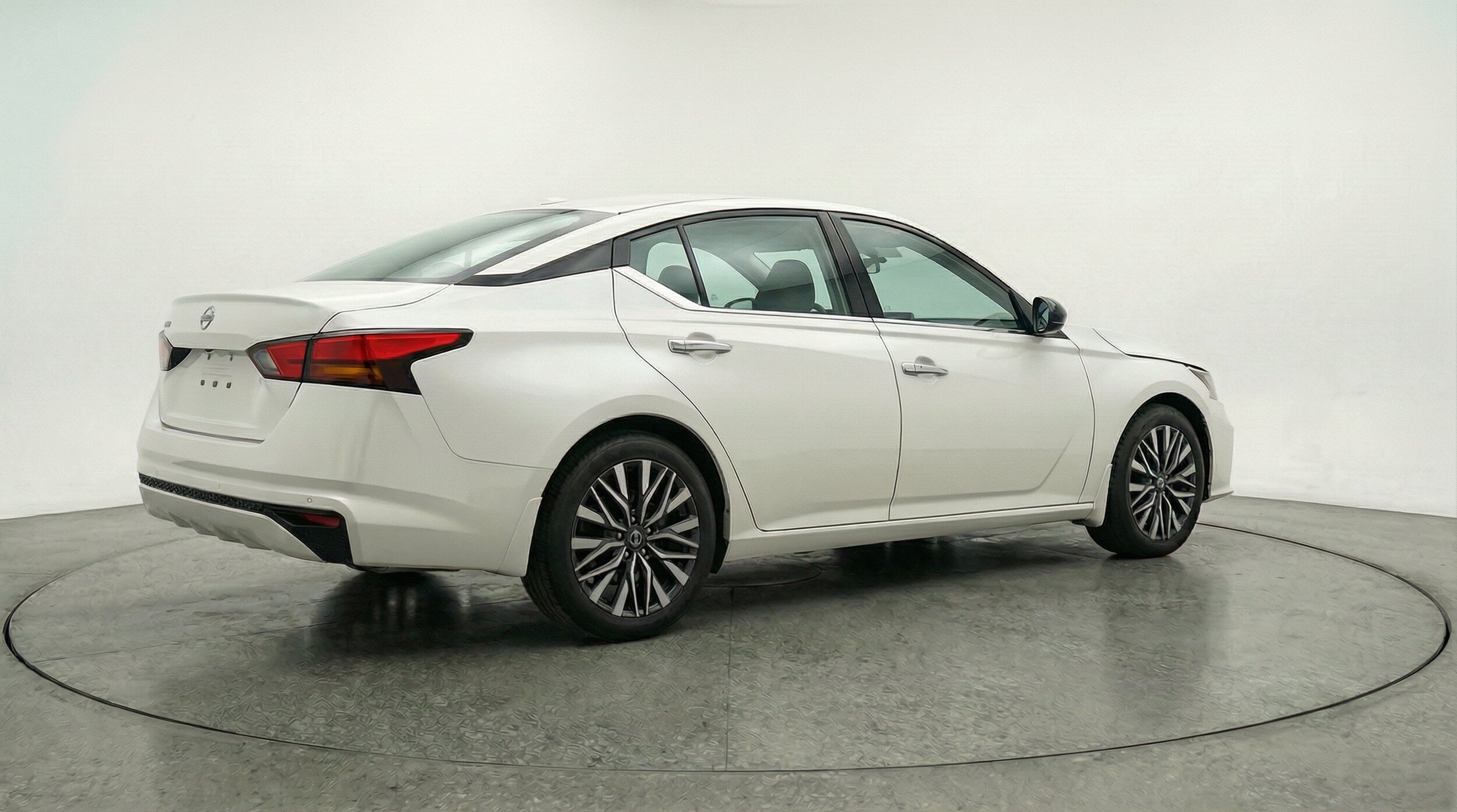 Thumbnail: 2025 Nissan Altima - 9