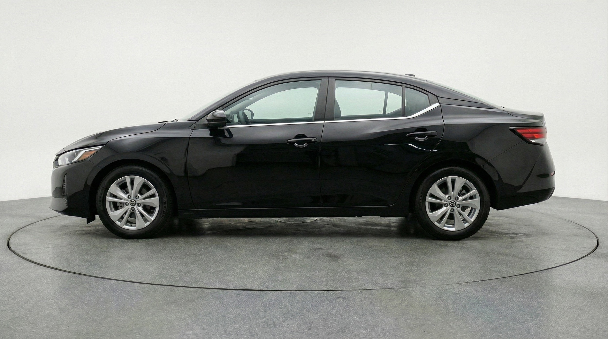 Thumbnail: 2025 Nissan Sentra - 5