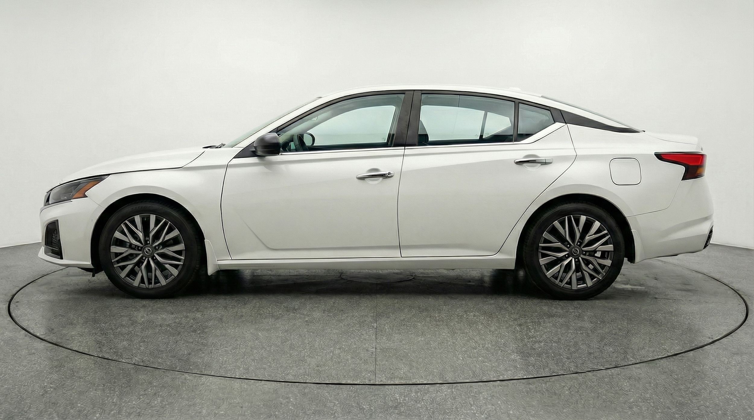 Thumbnail: 2025 Nissan Altima - 4