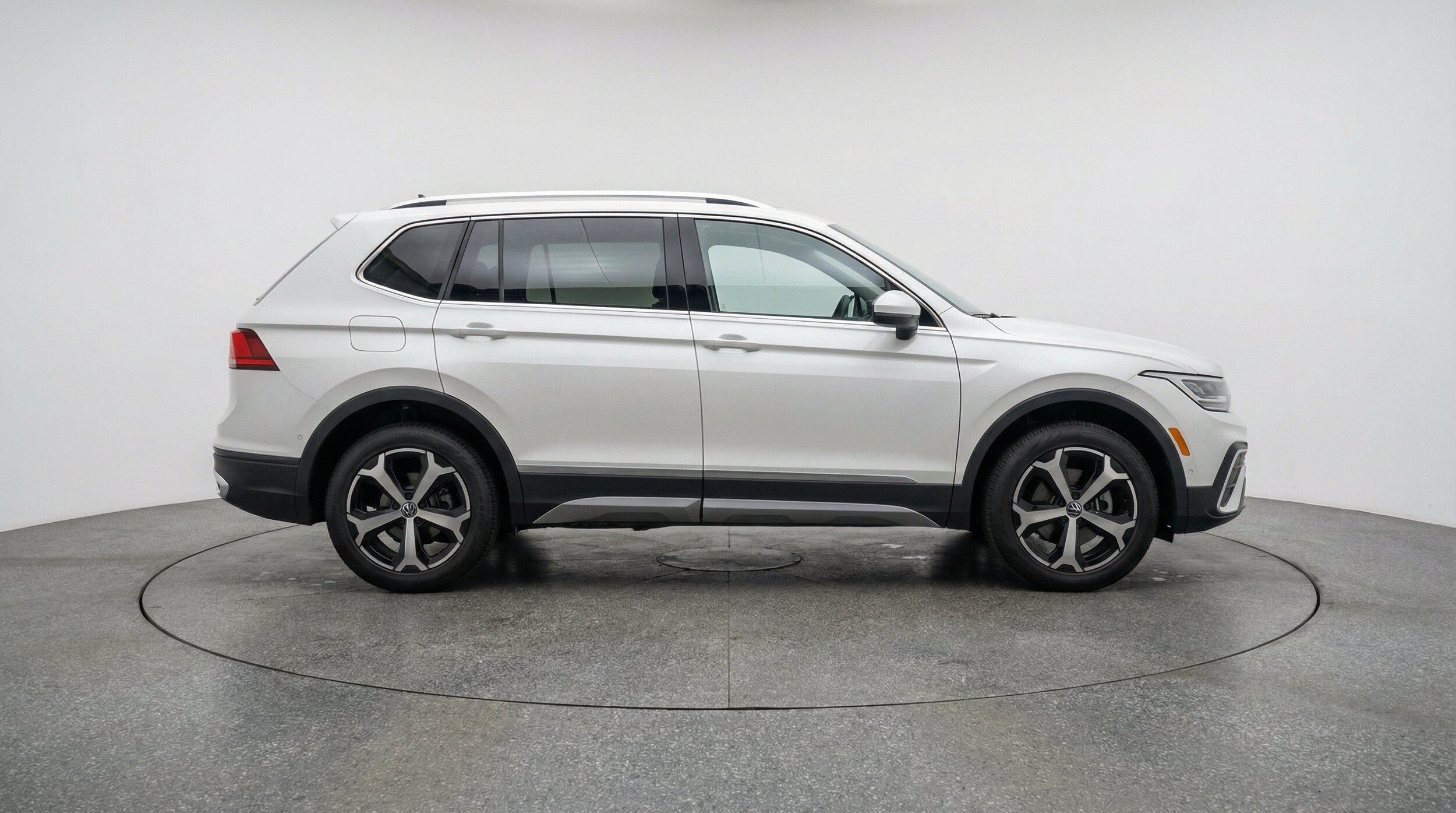 Thumbnail: 2026 Volkswagen Tiguan - 11
